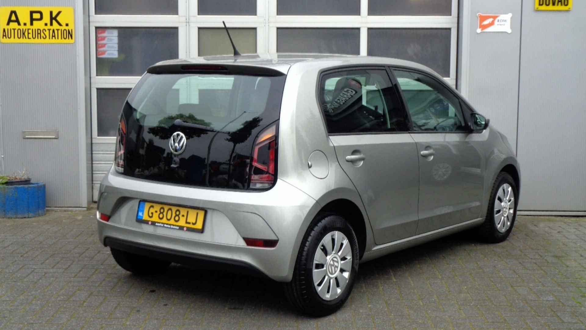 Volkswagen Up! *5 deurs *weinig km *Mobiliteit 1.0 BMT move up! - 5/19