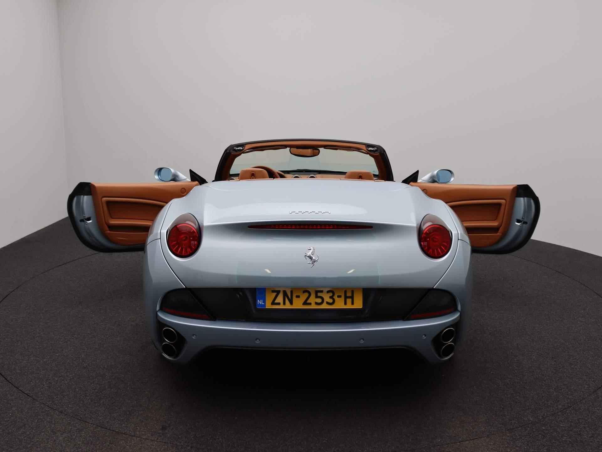 Ferrari California 4.3 V8 | NP EUR 246.700,-| Dealer Onderhouden | Keramisch | Daytona Seats | 20 Inch | - 15/60