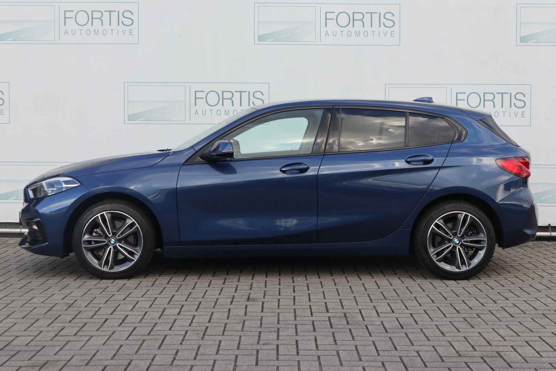 BMW 1-serie 118i Executive NL Auto! Half Leder/ Cruise/ Carplay/ Virtual Cockpit/ LED/ LMV/ Navi/ PDC/ - 25/42