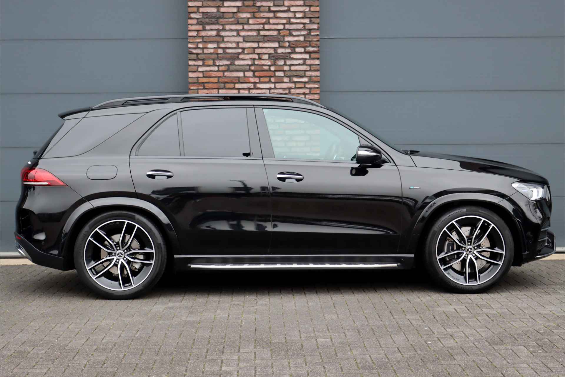 Mercedes-Benz GLE 350 de 4-MATIC AMG Line Aut9 | Luchtvering | Surround Camera | Burmester | Panoramadak | Keyless Go | Memory | Air-Balance-pakket | Dodehoekassistent | - 12/50