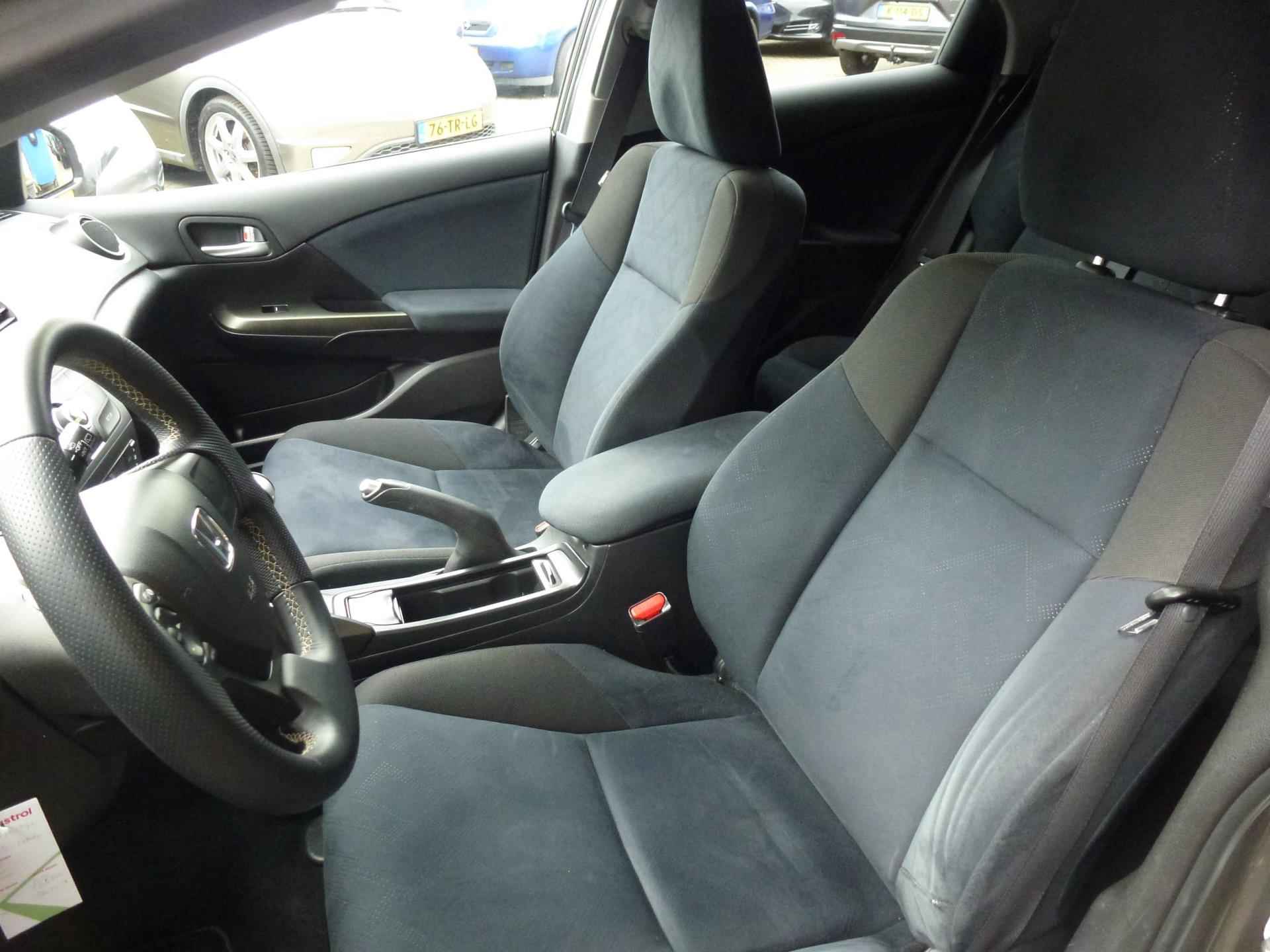 Honda Civic 1.4 Comfort/CRUISE CONTROL VAN HONDA LIEFHEBBER /MOOIE AUTO// //PERFECT ONDERHOUDEN// CRUISE KONTROL//16 INCH VELGEN - 12/17