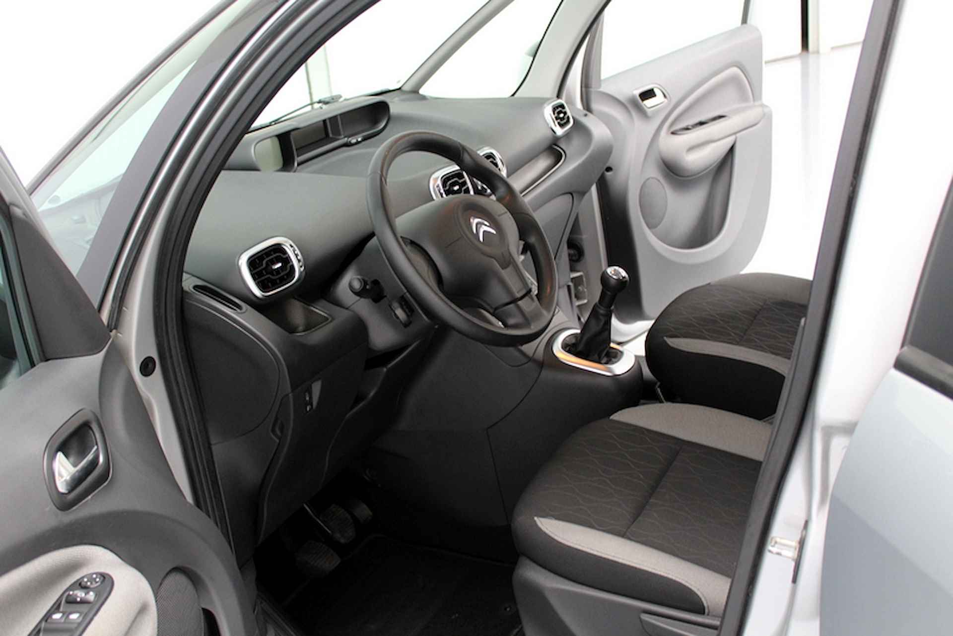 Citroën C3 Picasso 1.2 PureTech Tendance 111PK, AIRCO | CRUISE CONTROLE | PARKEERSENSOREN - 15/20