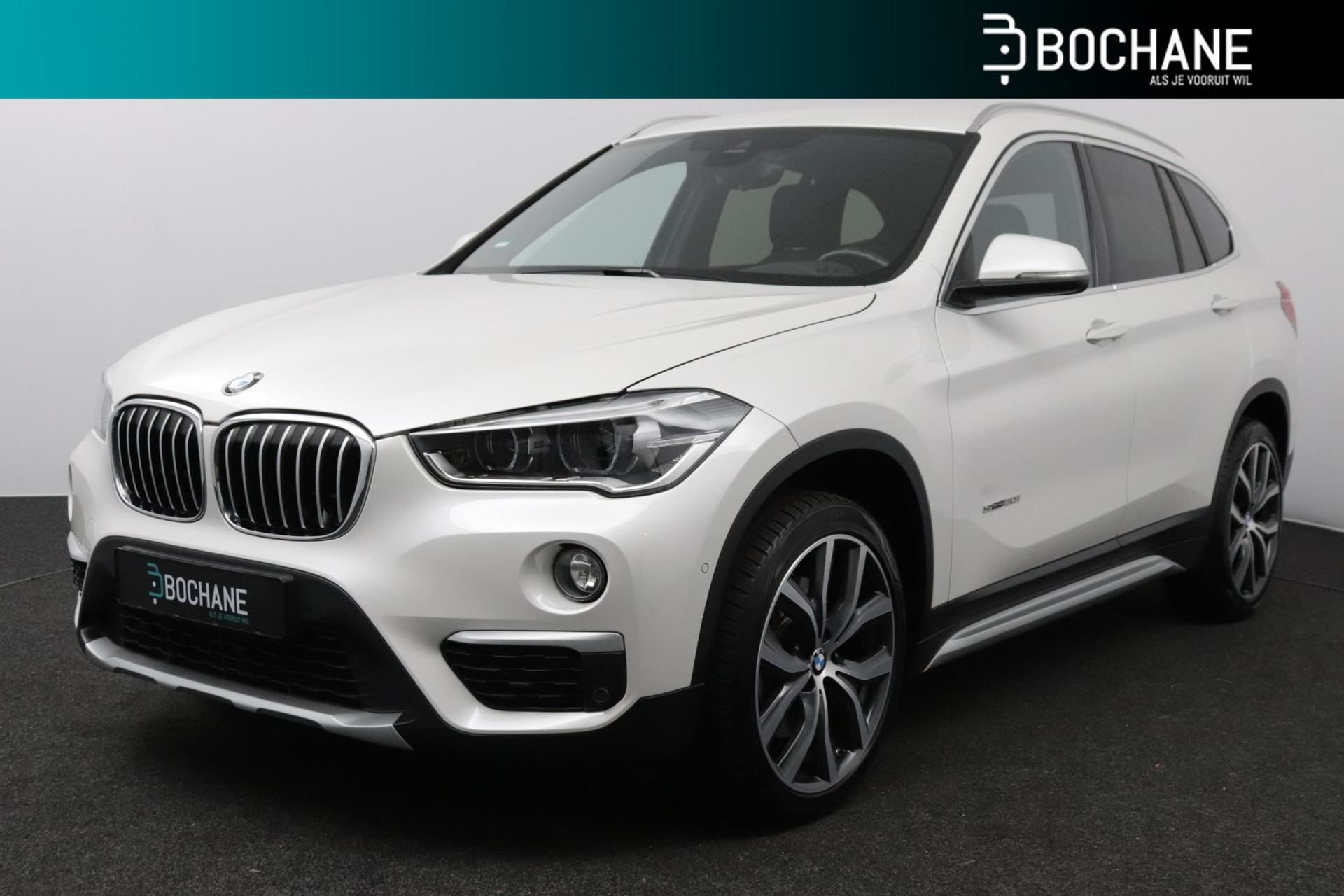 BMW X1 sDrive20i | 192PK | 1e Eigenaar| Dealeronderhouden|  Parel Wit Metallic| LED Koplampen|