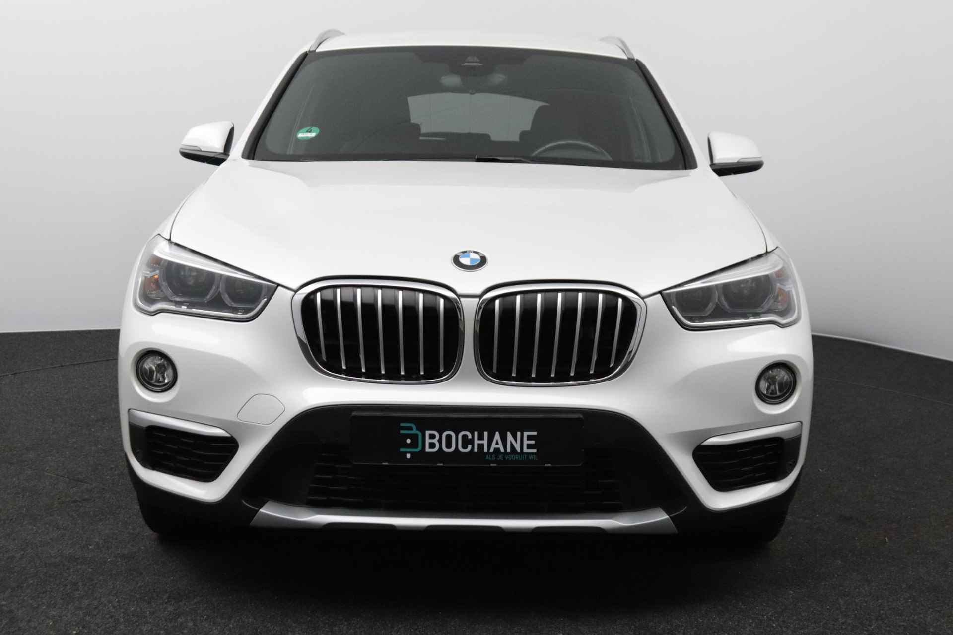 BMW X1 sDrive20i | 192PK | 1e Eigenaar| Dealeronderhouden|  Parel Wit Metallic| LED Koplampen| - 9/45