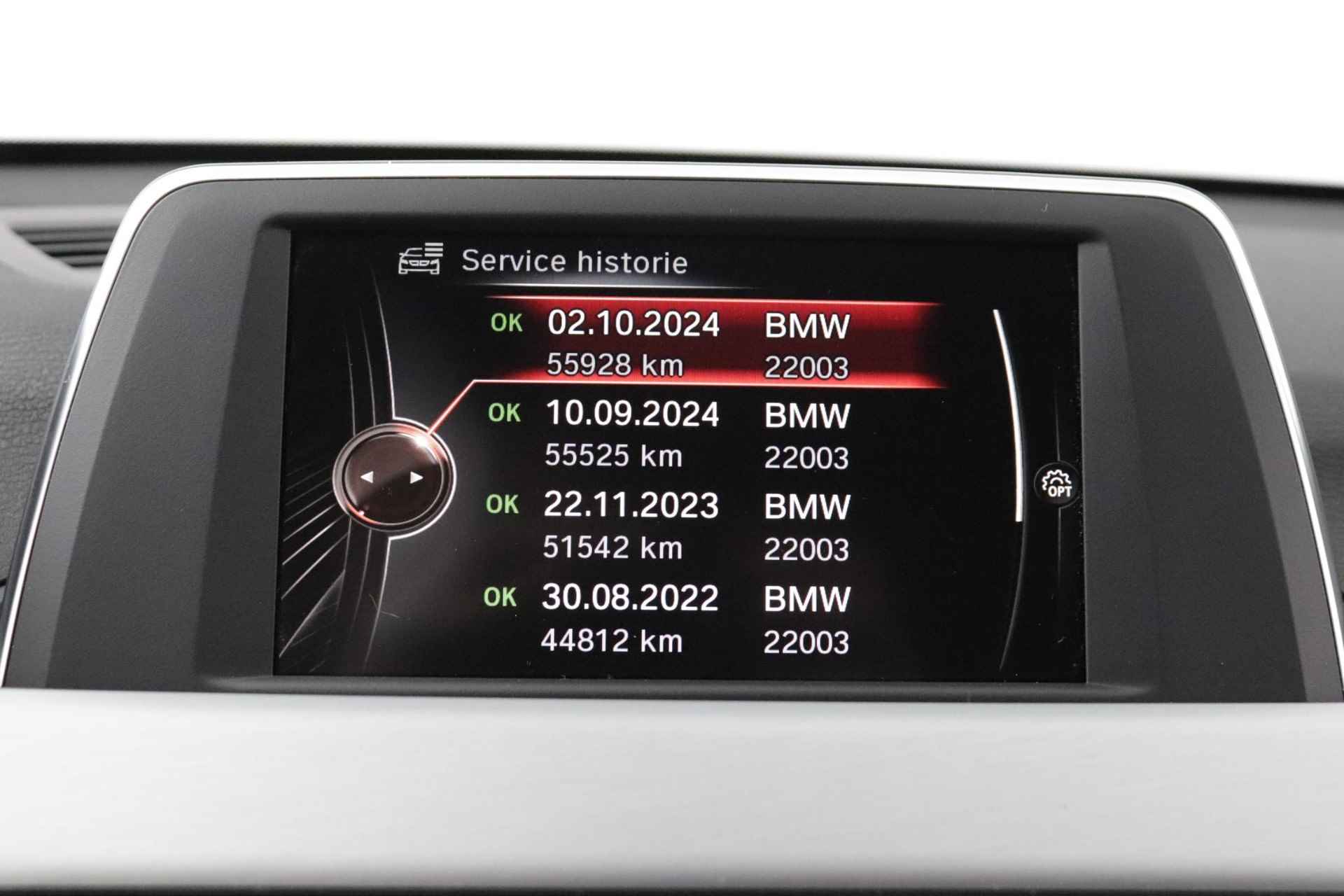 BMW X1 sDrive20i | 192PK | 1e Eigenaar| Dealeronderhouden|  Parel Wit Metallic| LED Koplampen| - 24/45