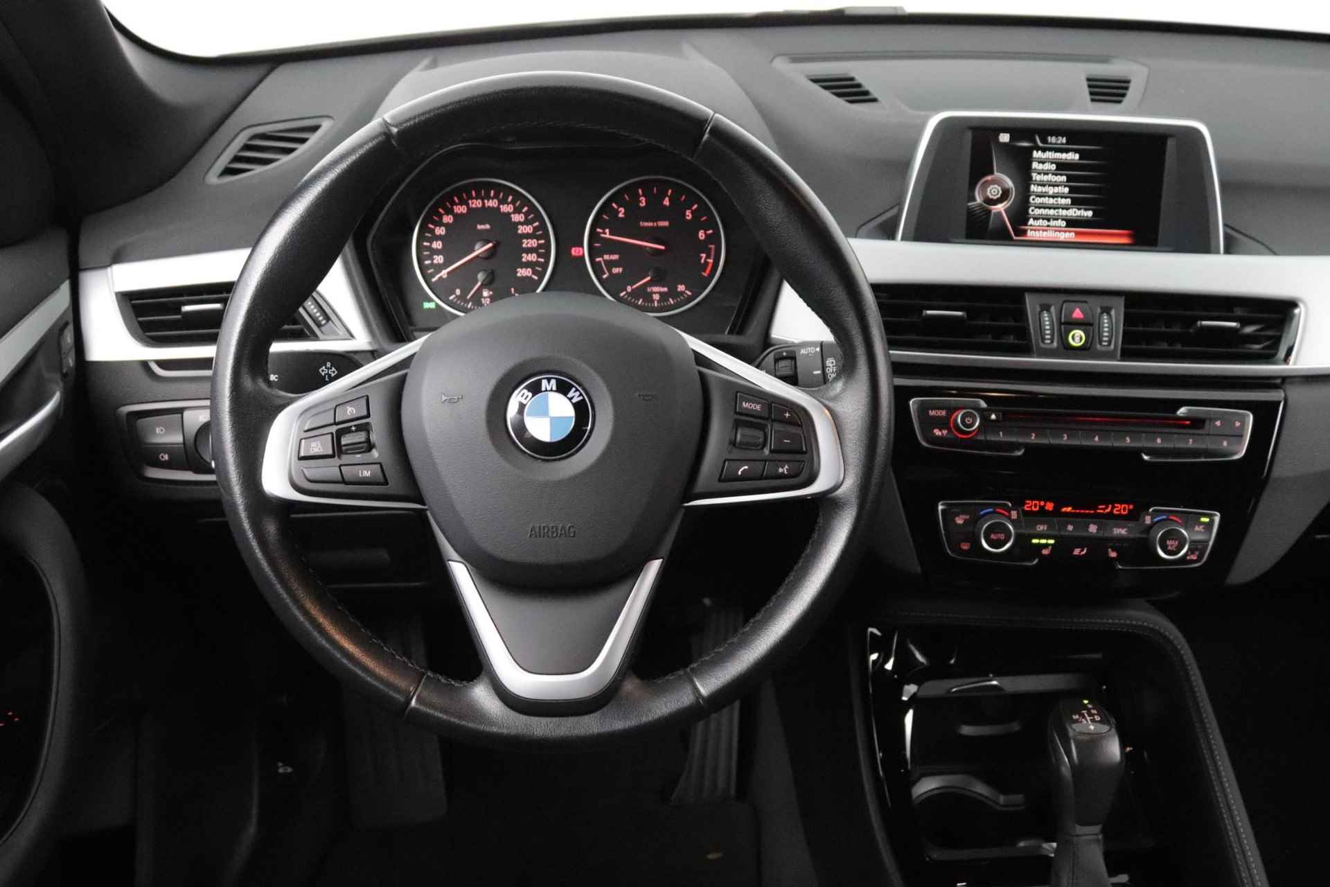 BMW X1 sDrive20i | 192PK | 1e Eigenaar| Dealeronderhouden|  Parel Wit Metallic| LED Koplampen| - 33/45