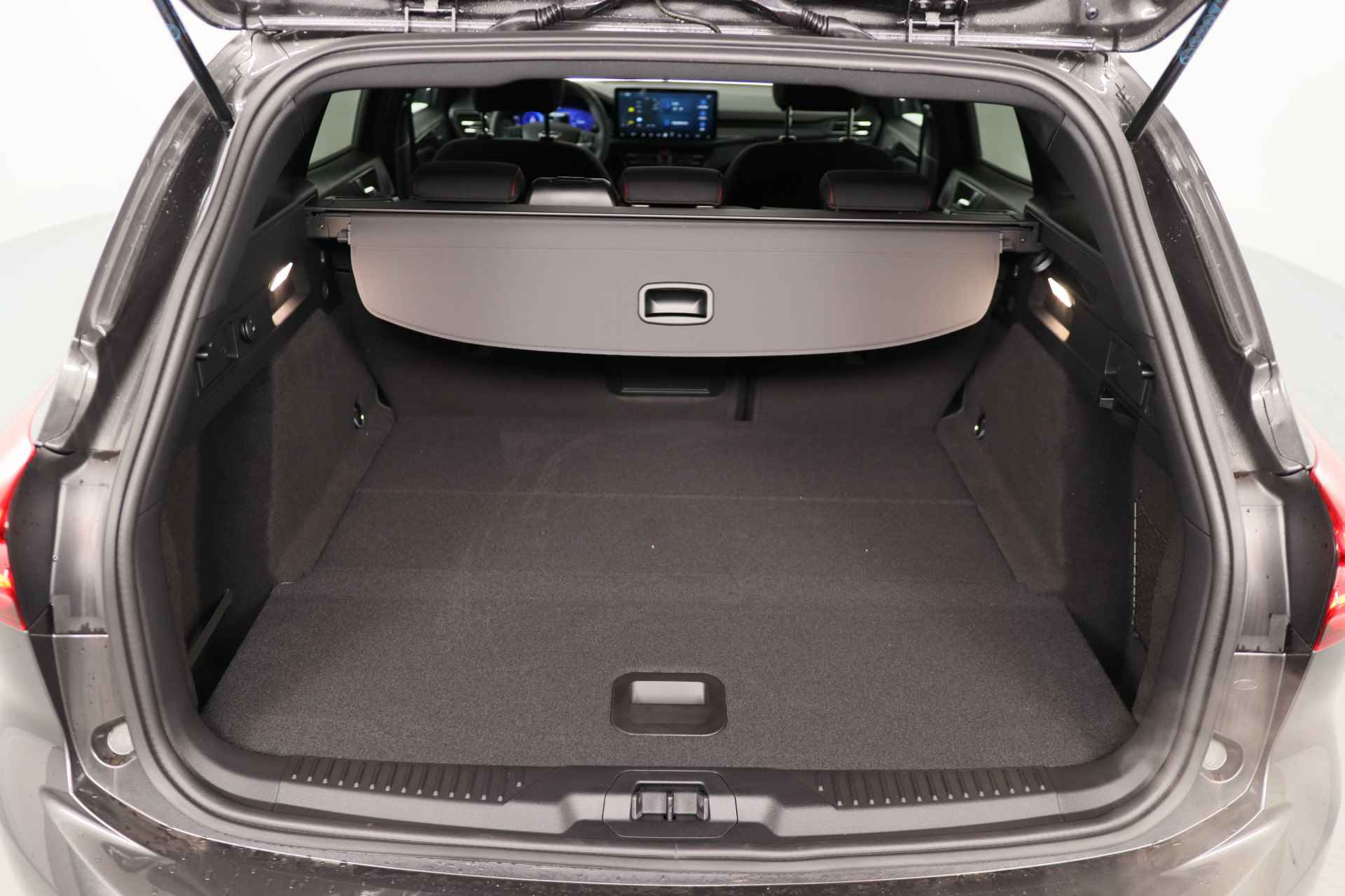Ford Focus Wagon 1.0 EcoBoost Hybrid ST Line X | Direct Leverbaar! | Drivers Assistance Pack | Winter Pack | 18'' Lichtmetalen Velgen | Pan - 27/38