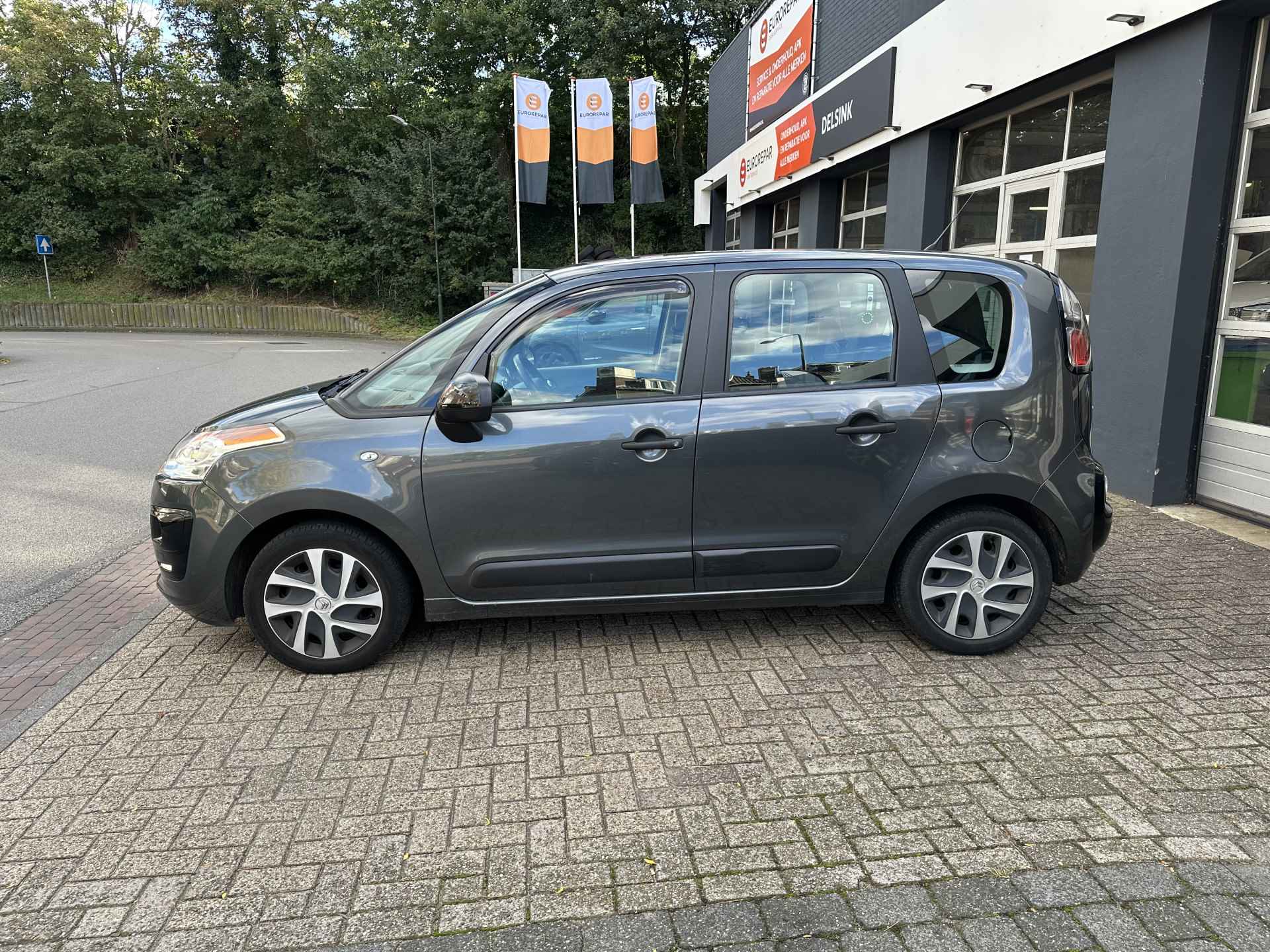 Citroën C3 Picasso 1.2 PureTech Tendance All-in prijs Airco/Trekhaak/Cruise/Parkeer sensoren - 2/17