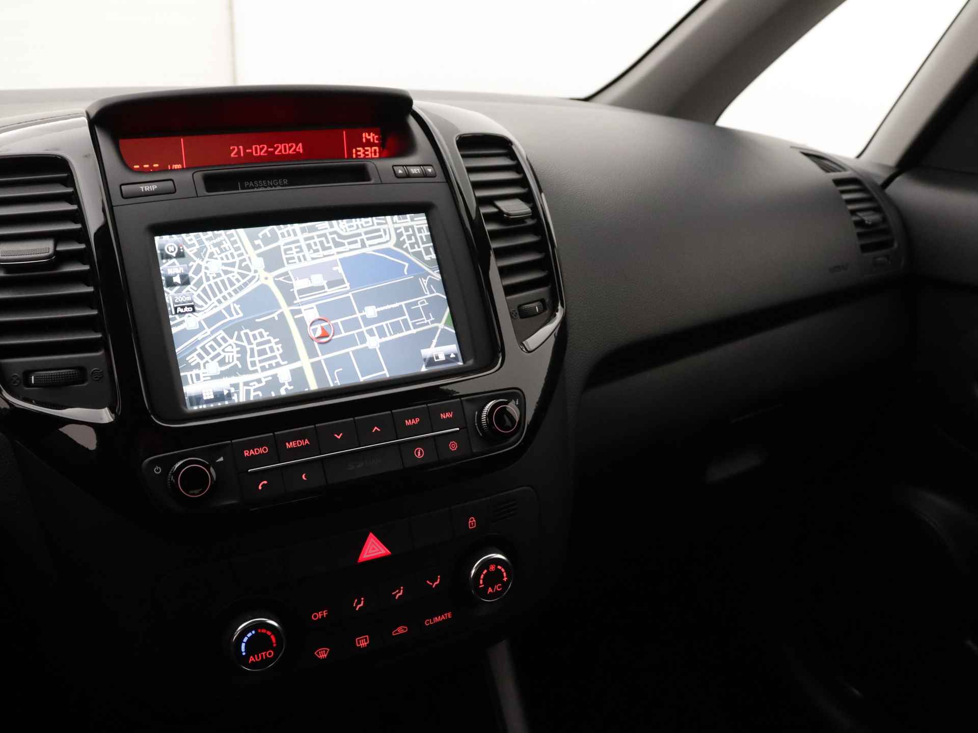 Kia Venga 1.6 CVVT First Edition Automaat | Navigatie | Achteruitrijcamera | Parkeersensoren | NL Auto | Inclusief 12 Maanden Bovag Garantie - 7/38