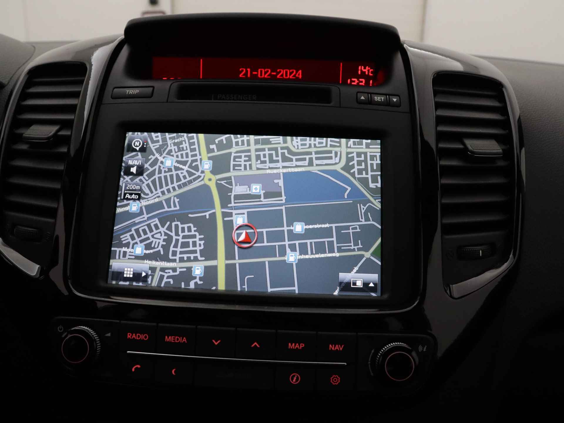 Kia Venga 1.6 CVVT First Edition Automaat | Navigatie | Achteruitrijcamera | Parkeersensoren | NL Auto | Inclusief 12 Maanden Bovag Garantie - 8/38