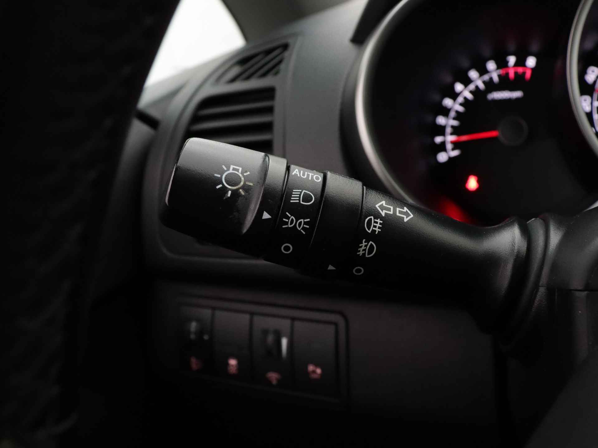 Kia Venga 1.6 CVVT First Edition Automaat | Navigatie | Achteruitrijcamera | Parkeersensoren | NL Auto | Inclusief 12 Maanden Bovag Garantie - 19/38