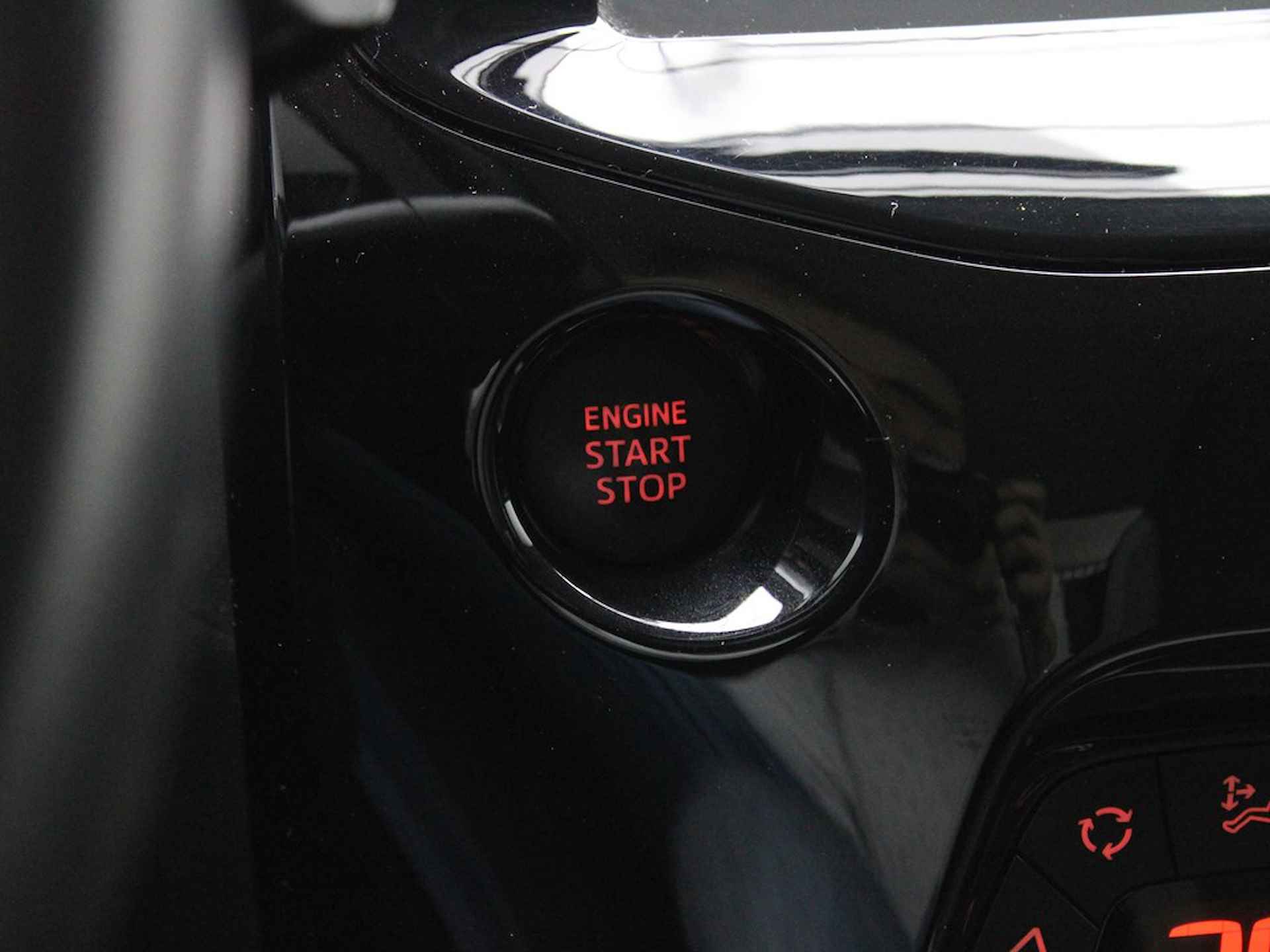 Toyota Aygo 1.0 VVT-i x-clusiv Automaat, Camera, Navigatie, Keyless - 18/21