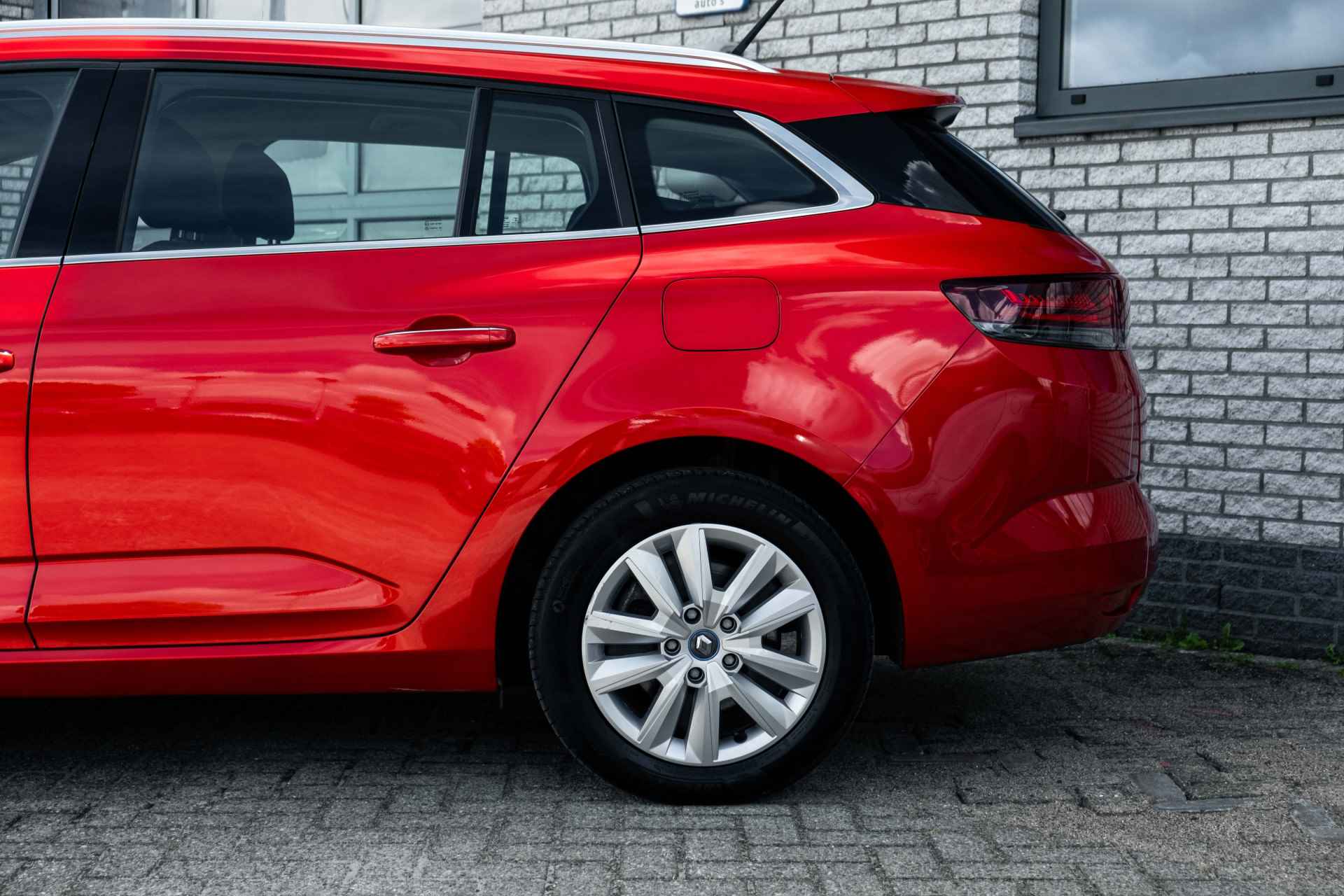 Renault Mégane Estate 1.6 E-Tech Plug-In Hybrid 160 PK Intens | PHEV | automaat | Stuur-en stoelverwarming | incl. Bovag rijklaarpakket met 12 maanden garantie | - 21/51