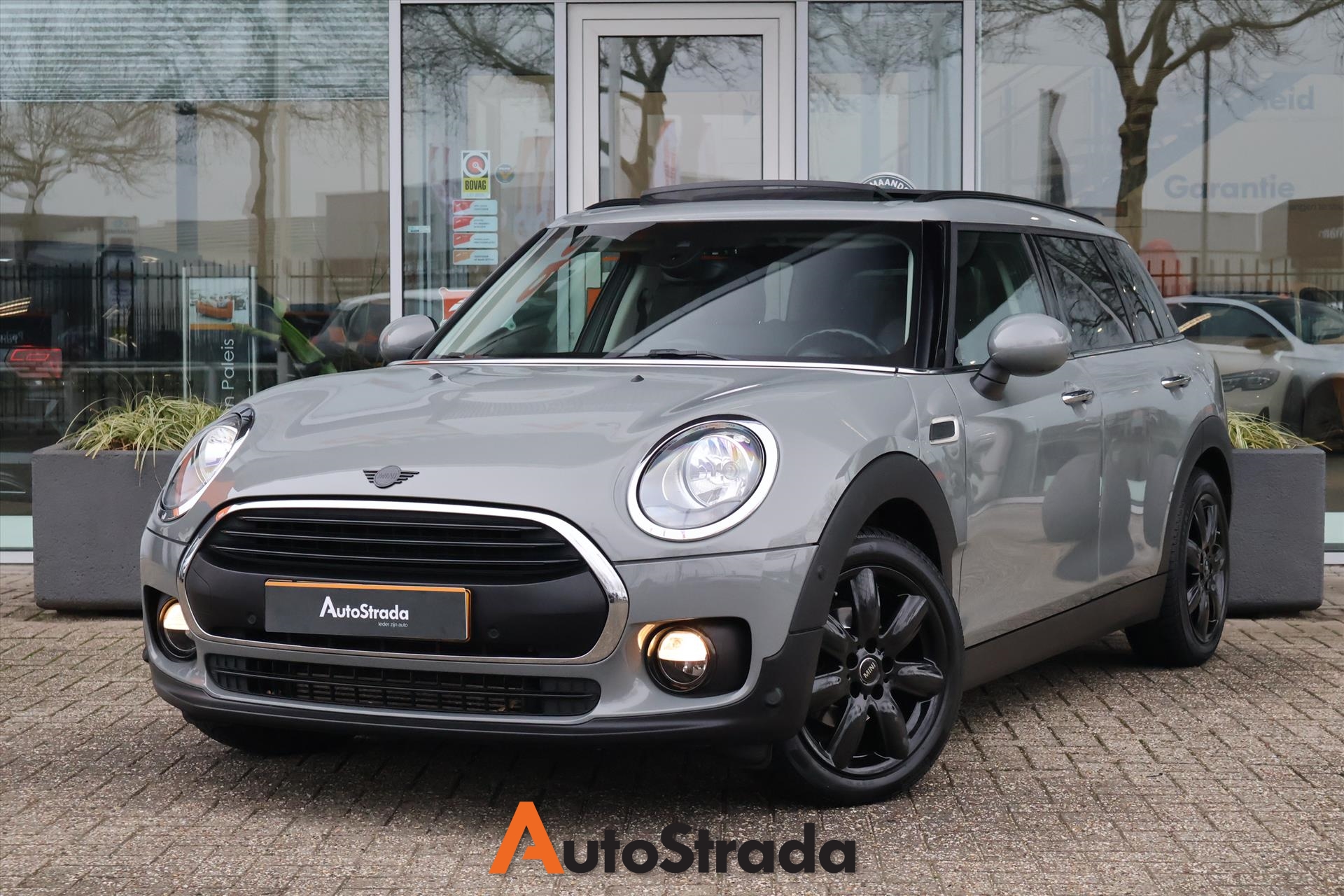 Mini Clubman 1.5 ONE Chili Business Plus AUT | LED | Cruise | Climate | Pano | Keyless | Stoelverwarming