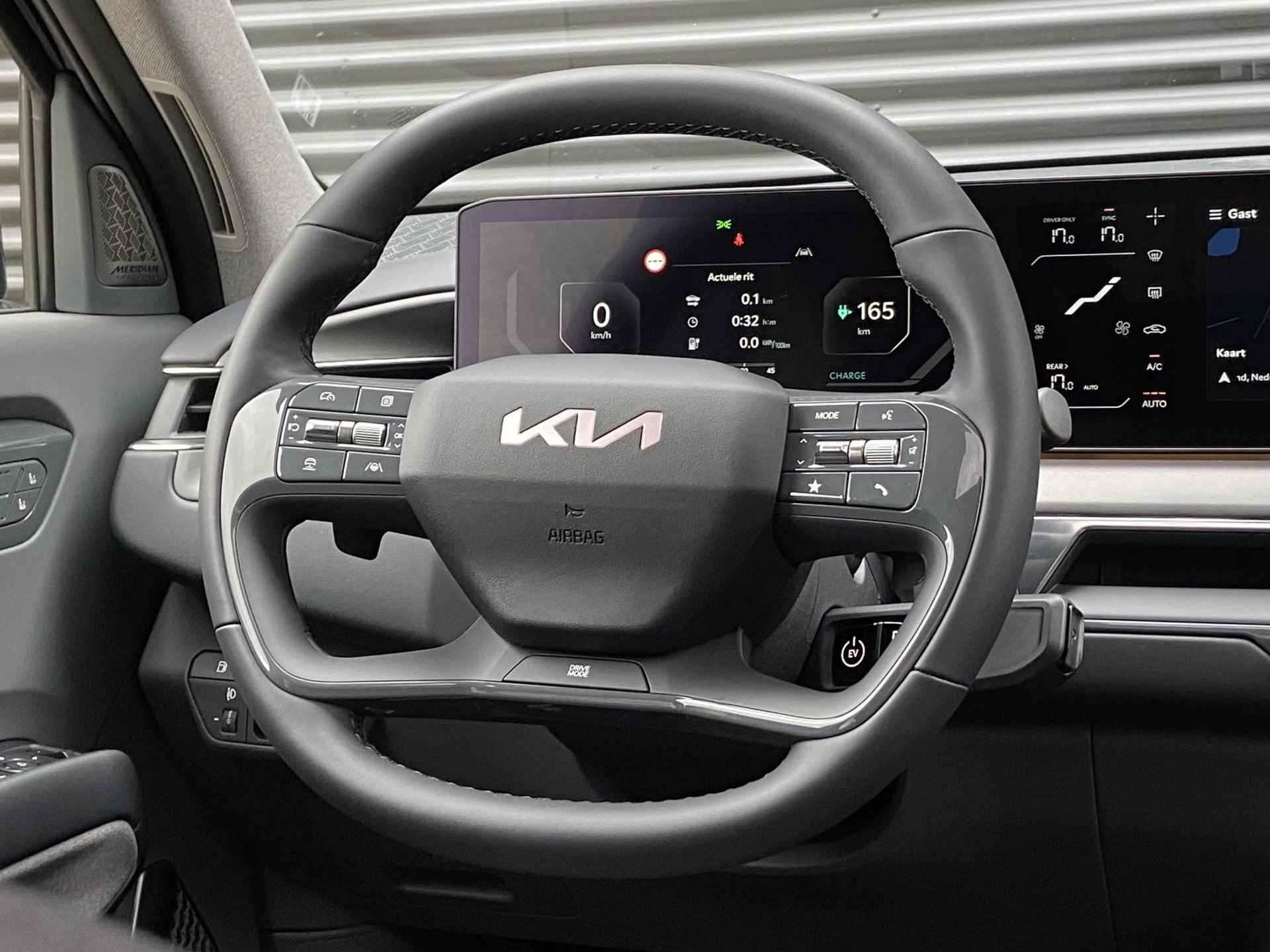 Kia EV9 Plus 99.8 kWh Nieuw uit voorraad leverbaar! | 7 Persoons | 360 Camera | Stoel Massage | Schuif/kantel dak | - 19/39