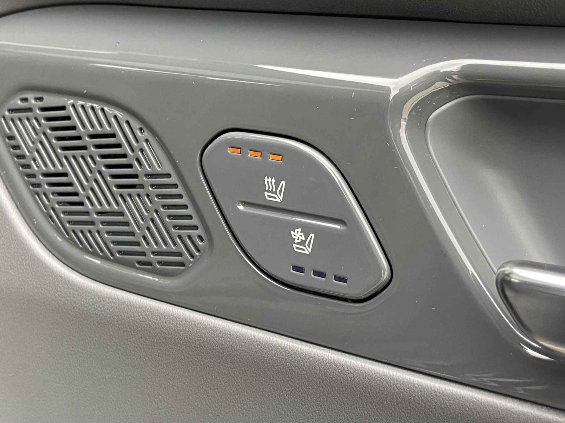 Kia EV9 Plus 99.8 kWh Nieuw uit voorraad leverbaar! | 7 Persoons | 360 Camera | Stoel Massage | Schuif/kantel dak | - 25/39