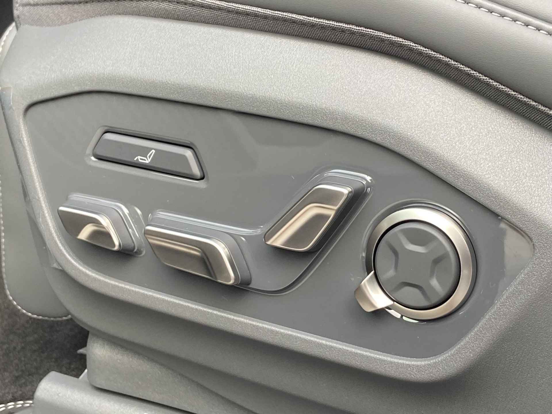 Kia EV9 Plus 99.8 kWh Nieuw uit voorraad leverbaar! | 7 Persoons | 360 Camera | Stoel Massage | Schuif/kantel dak | - 30/39