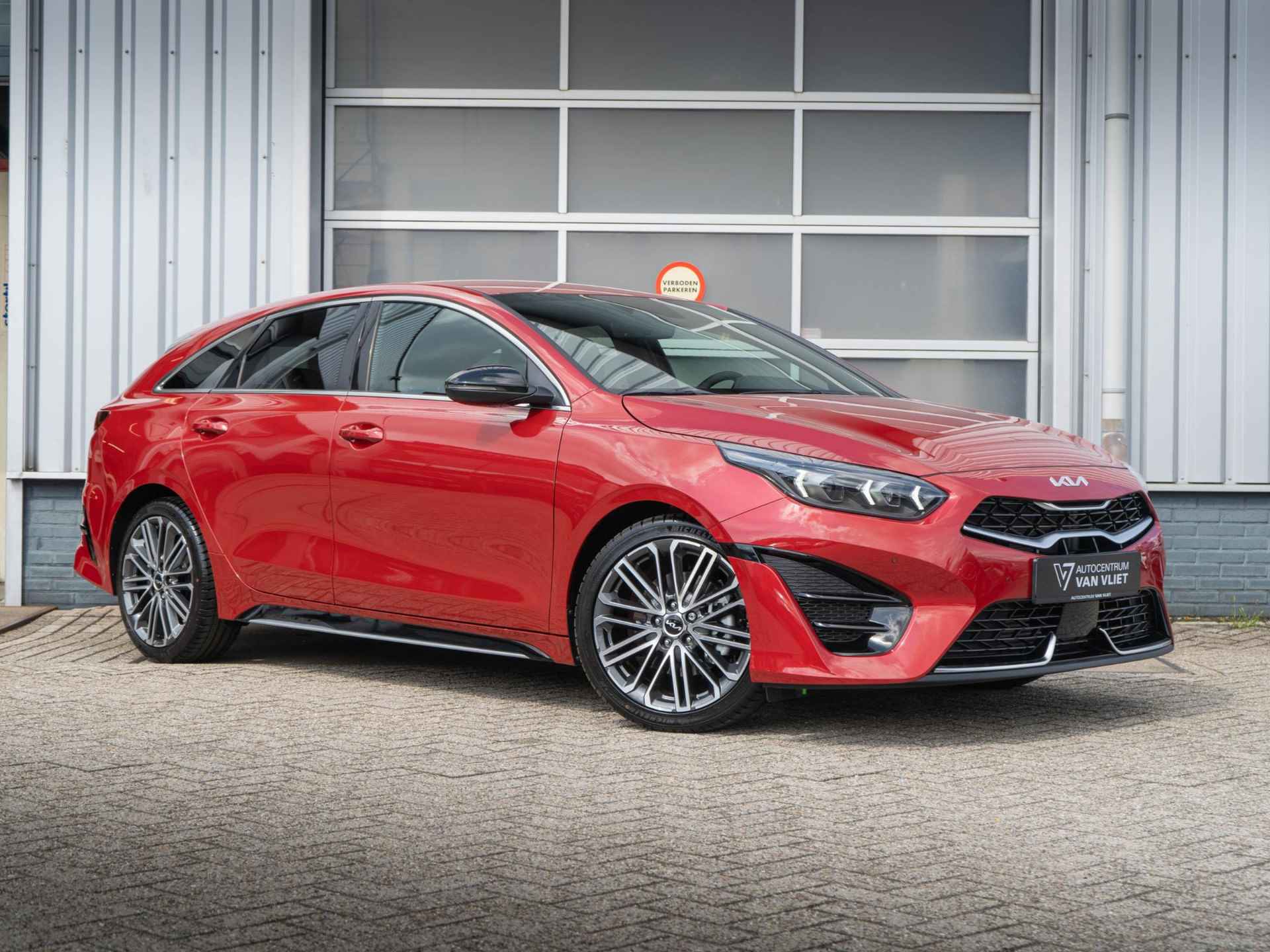 Kia ProCeed 1.5 T-GDi GT-PlusLine | NIEUWE AUTO SNEL RIJDEN !| Stoelverwarming | Navigatie | Achteruit rijcamera | - 6/37