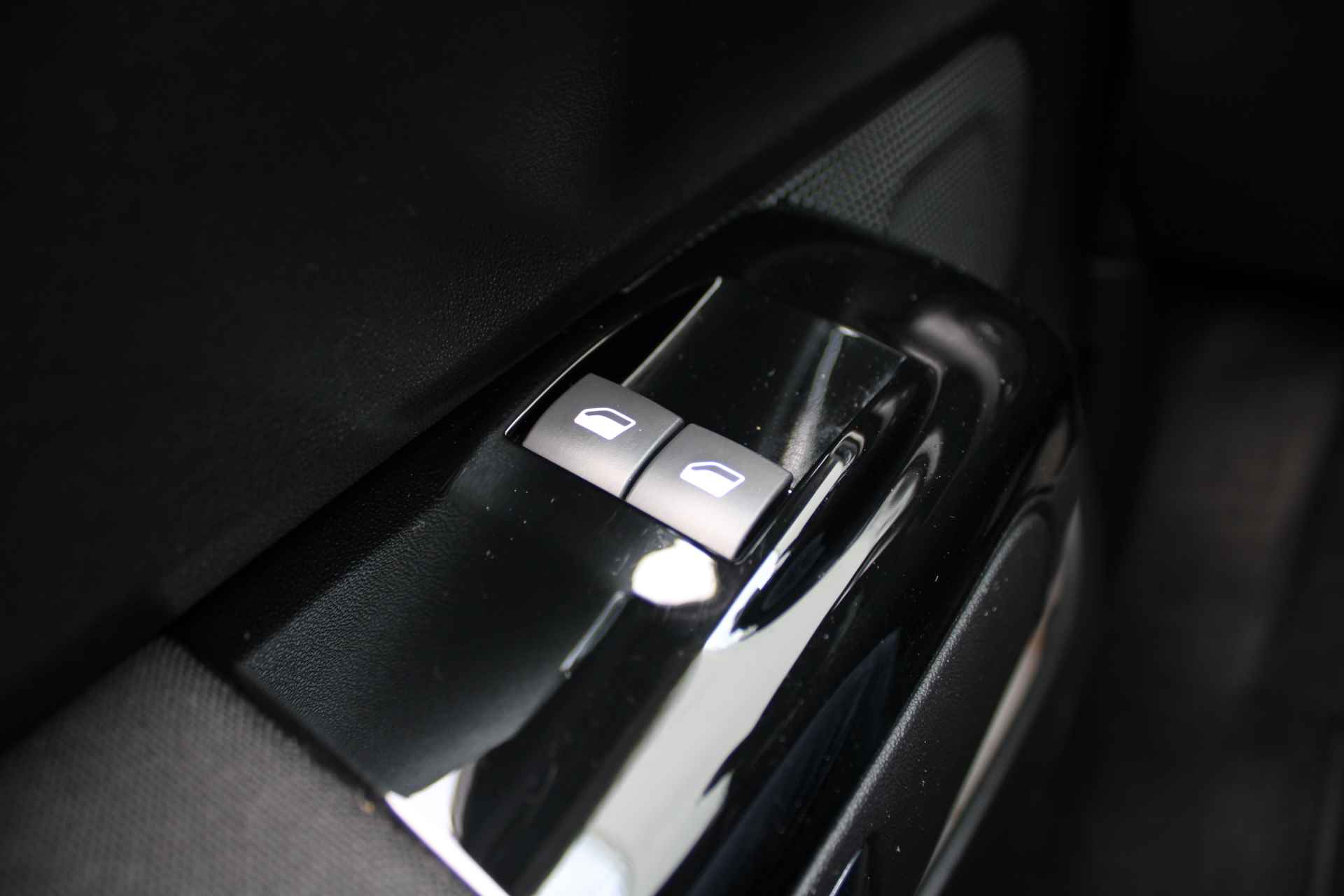 Citroën C3 C3 1.2 110pk Shine | LED KOPLAMPEN | PDC | CARPLAY/ANDROID AUTO | NAVI | CLIMATE CONTROL | CRUISE | - 19/34