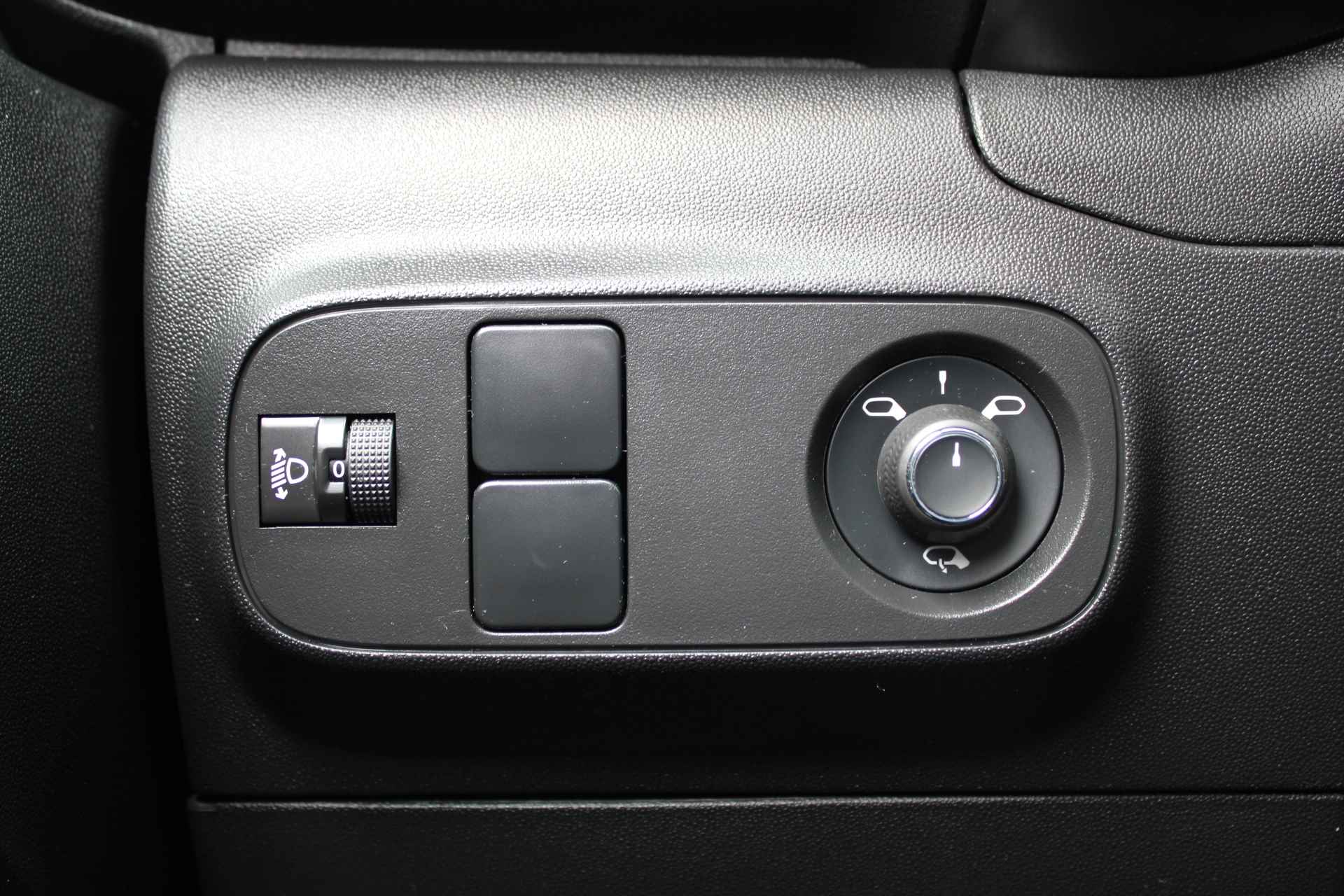Citroën C3 C3 1.2 110pk Shine | LED KOPLAMPEN | PDC | CARPLAY/ANDROID AUTO | NAVI | CLIMATE CONTROL | CRUISE | - 20/34