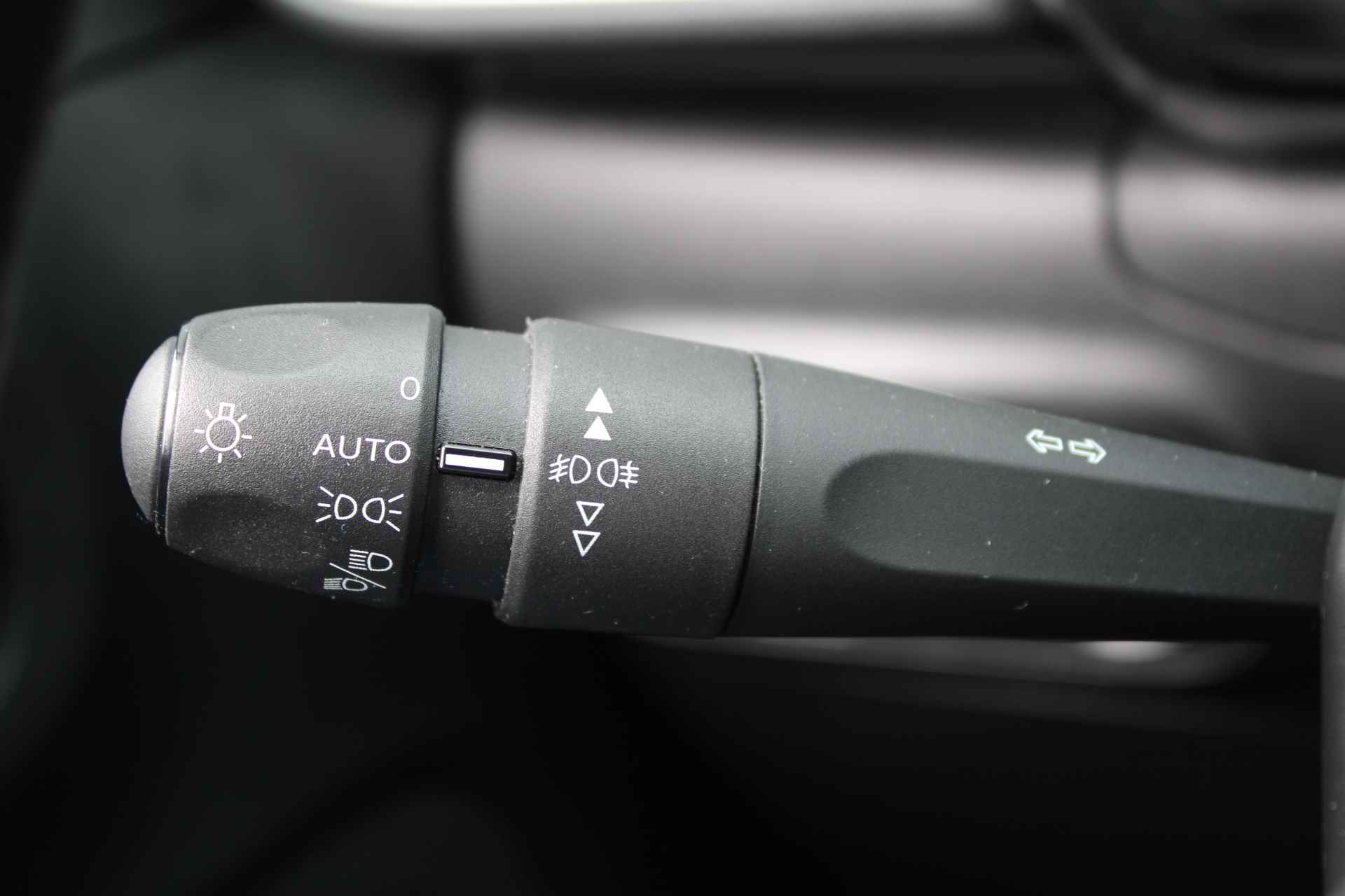 Citroën C3 C3 1.2 110pk Shine | LED KOPLAMPEN | PDC | CARPLAY/ANDROID AUTO | NAVI | CLIMATE CONTROL | CRUISE | - 21/34