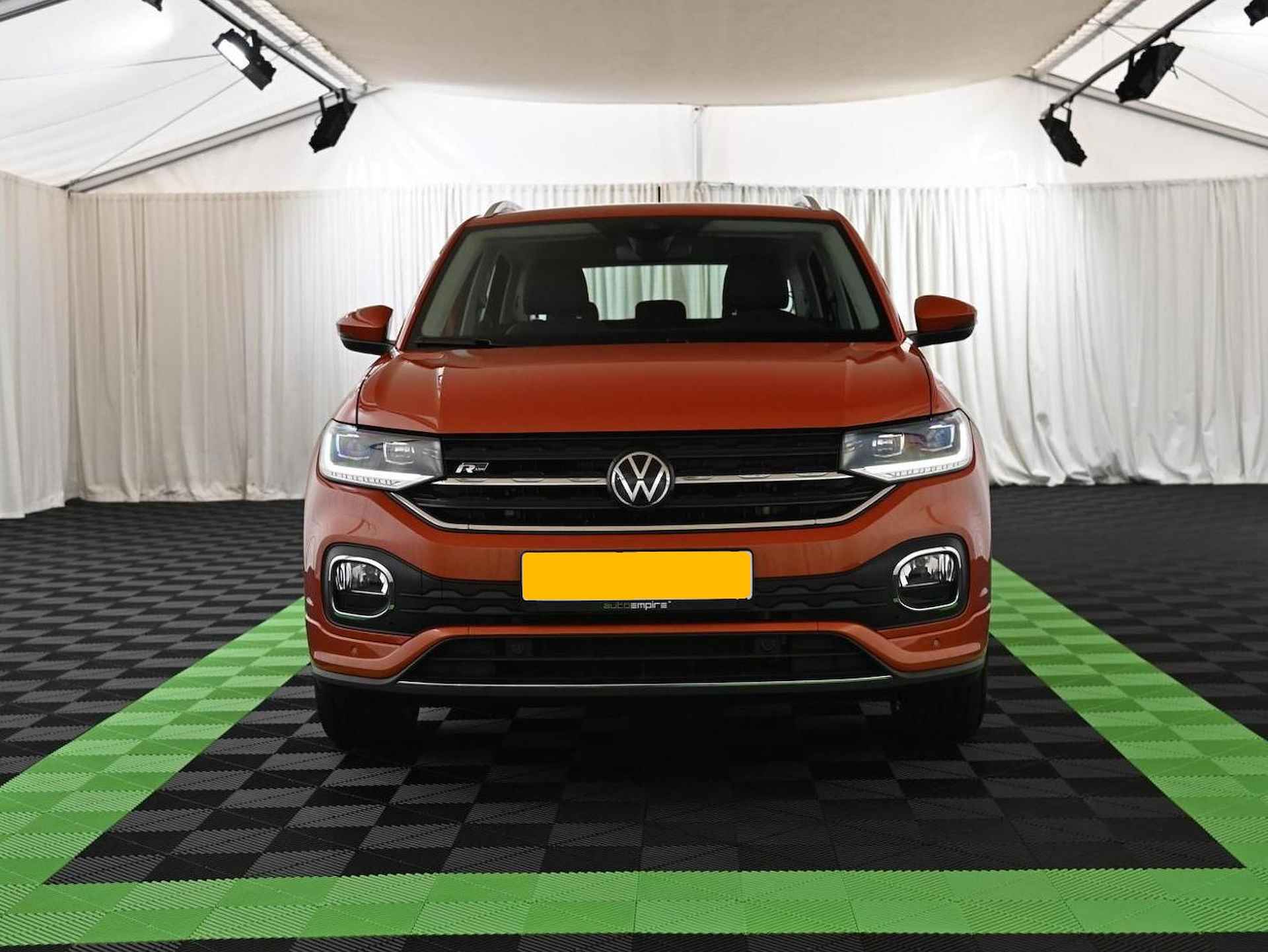 Volkswagen T-Cross 1.0 TSI R-LINE AUTOMAAT Dodehoeksensoren | Camera | Navi | Keyless - 4/27