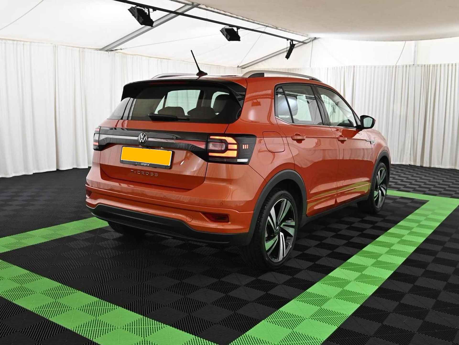 Volkswagen T-Cross 1.0 TSI R-LINE AUTOMAAT Dodehoeksensoren | Camera | Navi | Keyless - 6/27