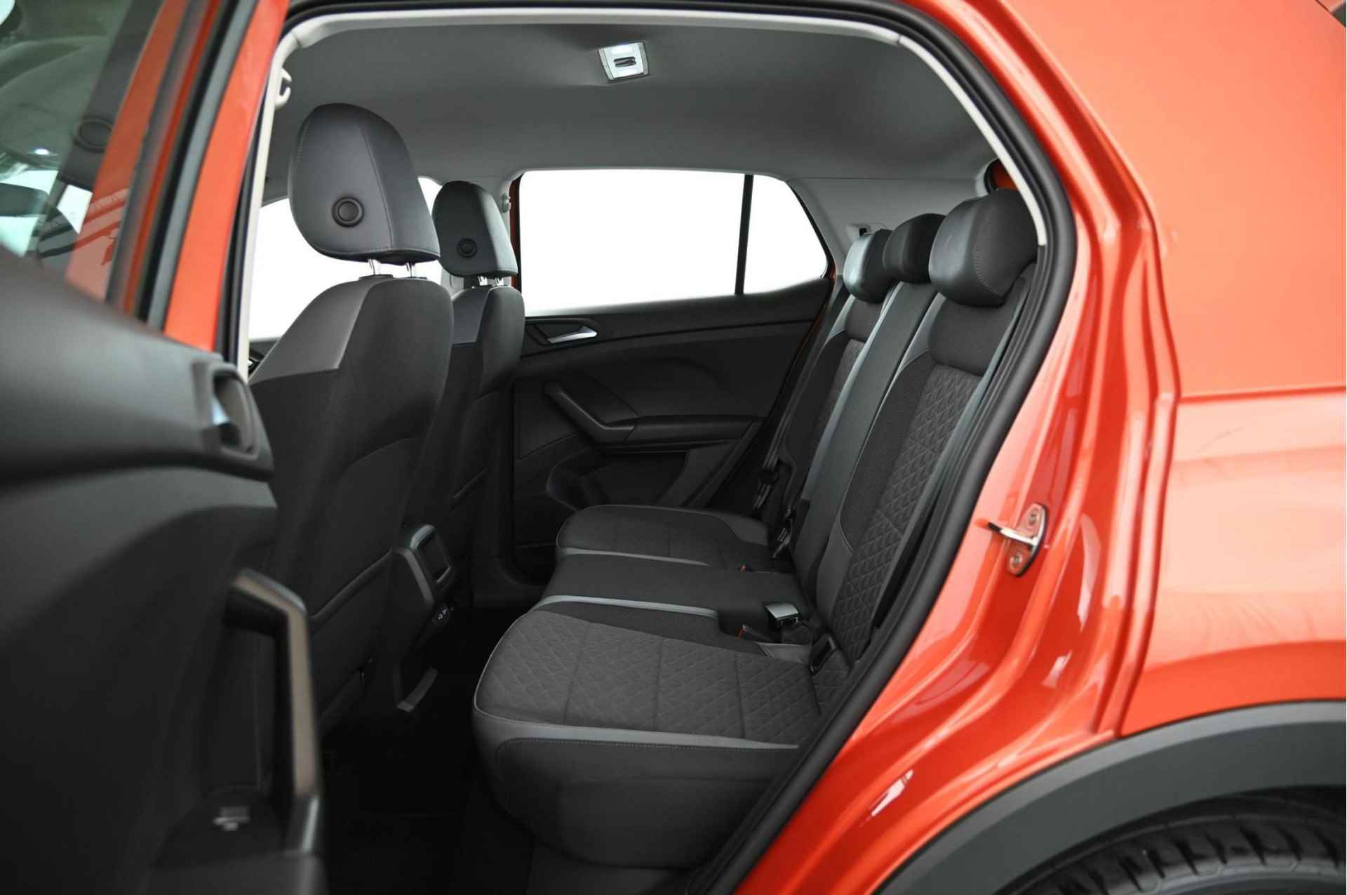 Volkswagen T-Cross 1.0 TSI R-LINE AUTOMAAT Dodehoeksensoren | Camera | Navi | Keyless - 21/27