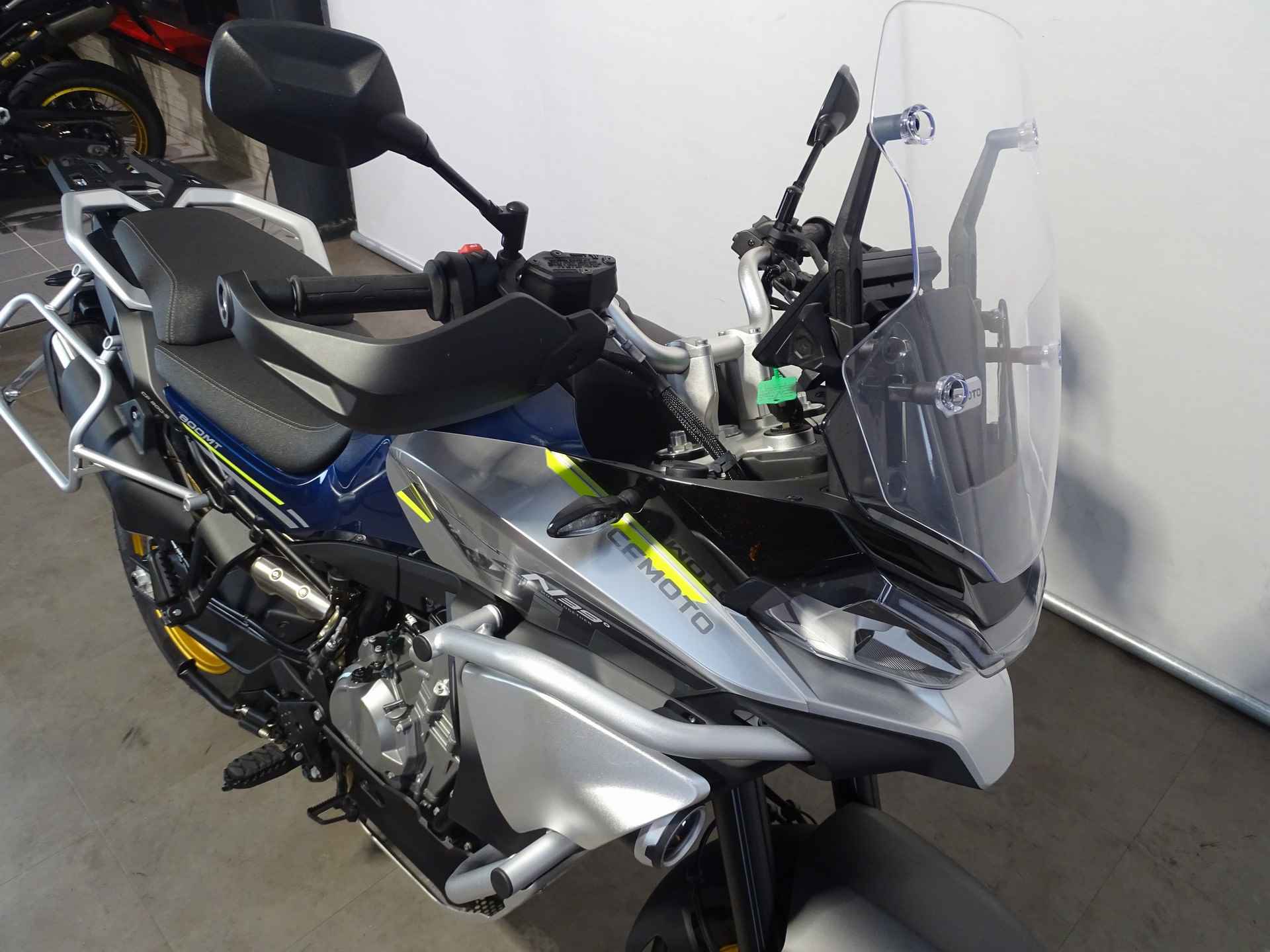 Cfmoto 800 MT TOURING - 2/9