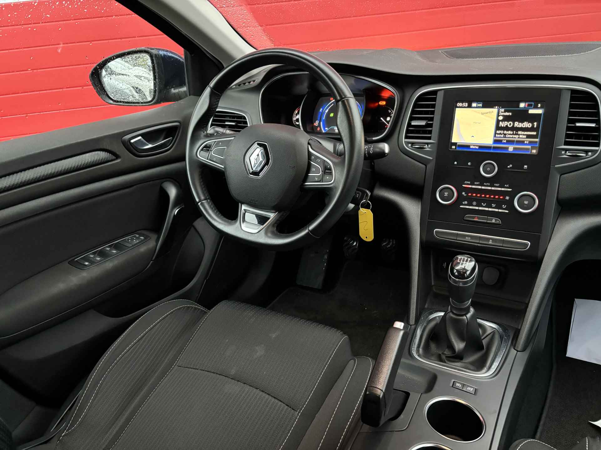 Renault Mégane Estate 1.2 TCe Zen CARPLAY / NAVI / DAB+ / CLIMA / BLUETOOTH / CRUISE / NL-AUTO - 4/7