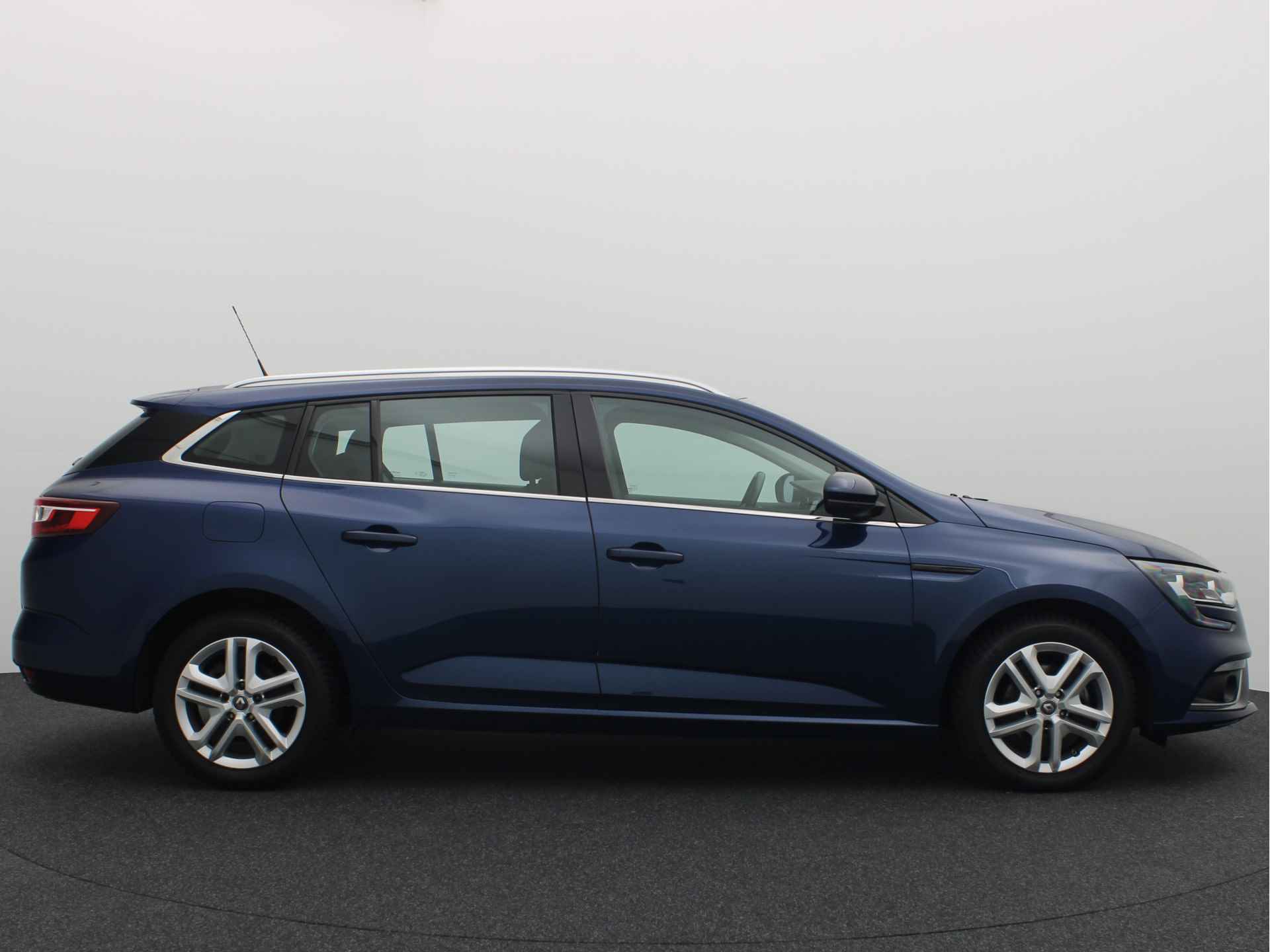 Renault Mégane Estate 1.2 TCe Zen CARPLAY / NAVI / DAB+ / CLIMA / BLUETOOTH / CRUISE / NL-AUTO - 17/49