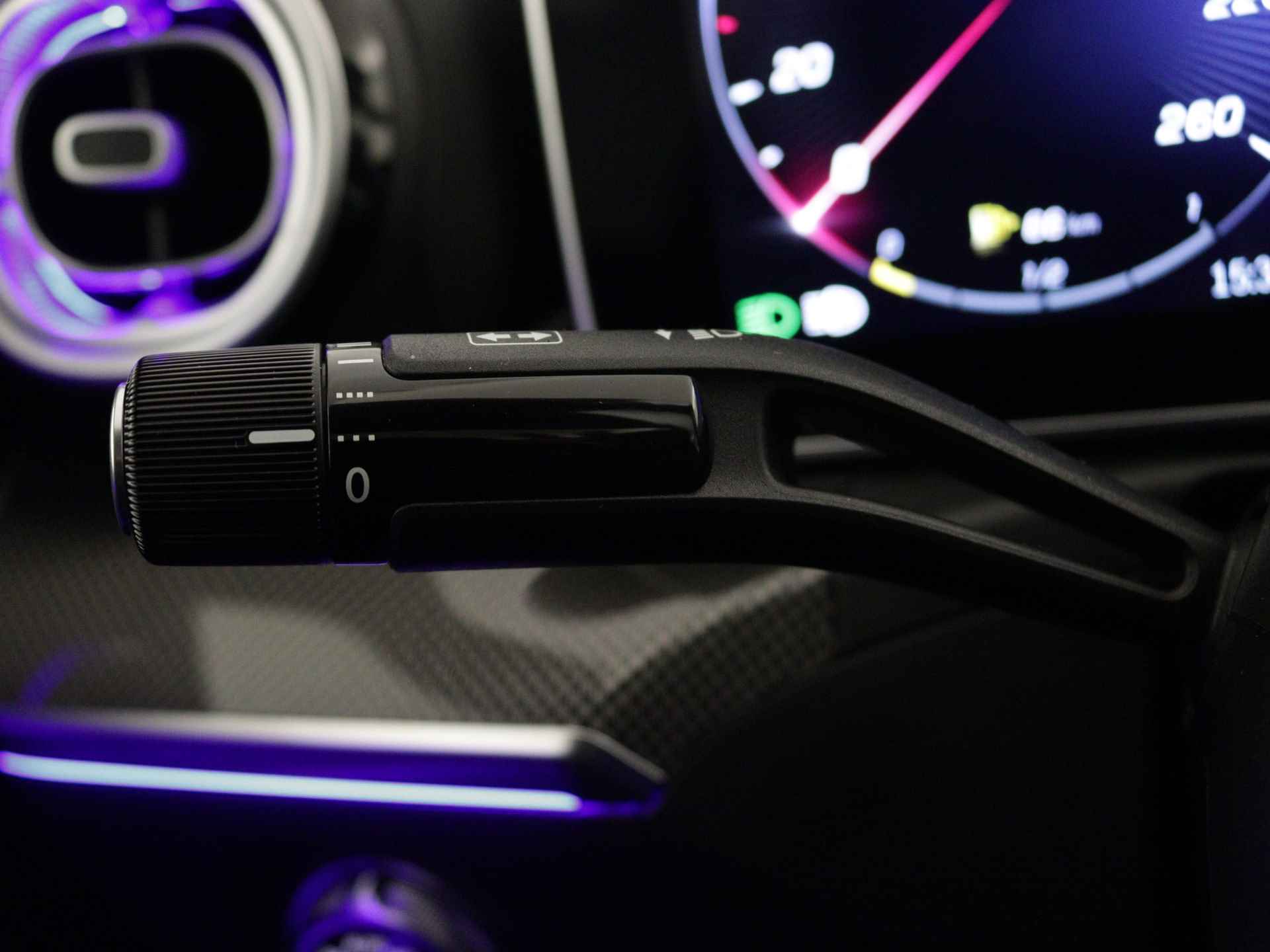 Mercedes-Benz C-Klasse 200 AMG Line | Nightpakket | Memorypakket | Parkeerpakket met 360°-camera | Head-up display | Premium sfeerverlichting | DIGITAL LIGHT | USB-pakket | Panoramaschuifdak | - 6/39
