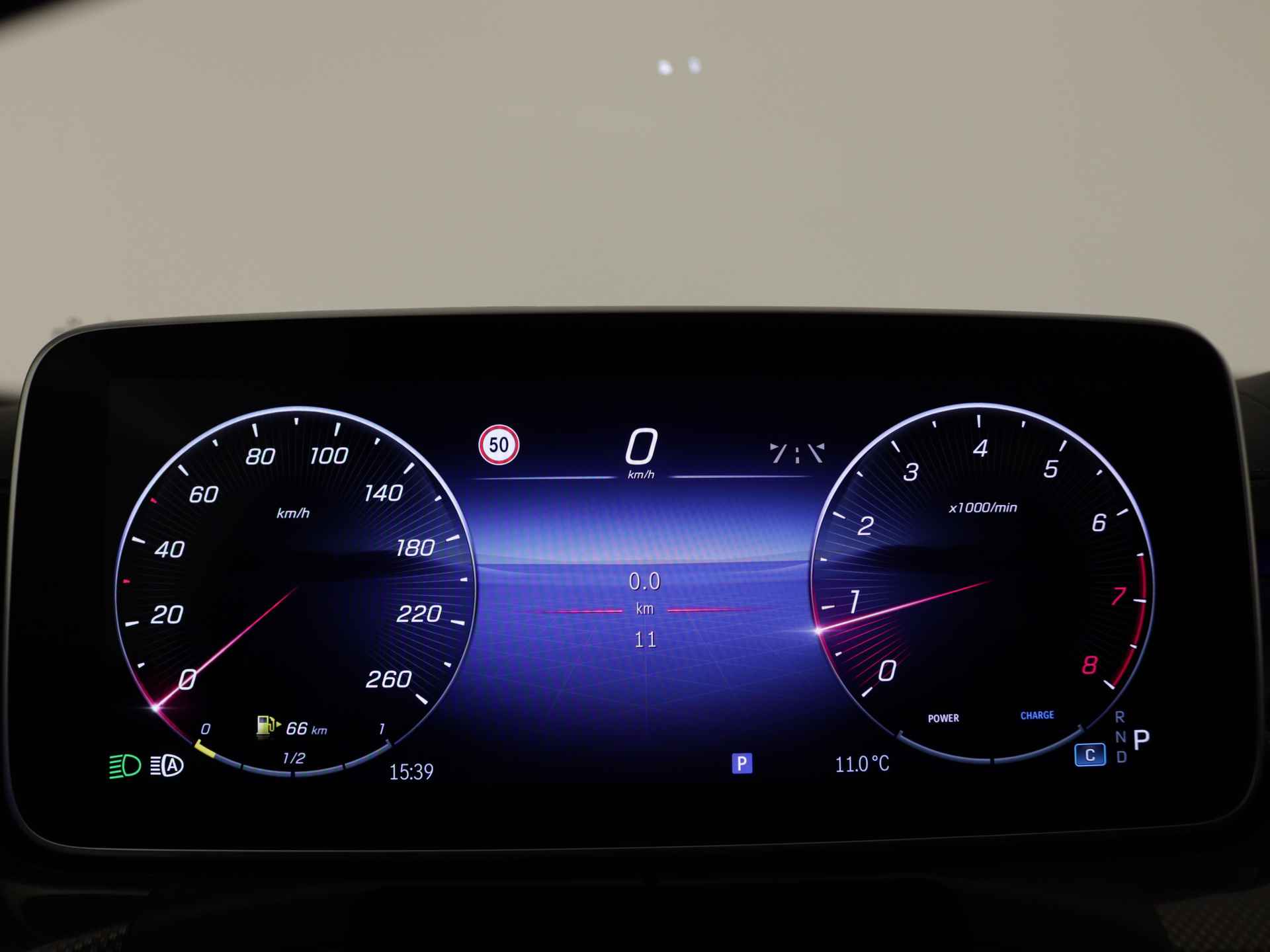 Mercedes-Benz C-Klasse 200 AMG Line | Nightpakket | Memorypakket | Parkeerpakket met 360°-camera | Head-up display | Premium sfeerverlichting | DIGITAL LIGHT | USB-pakket | Panoramaschuifdak | - 9/39