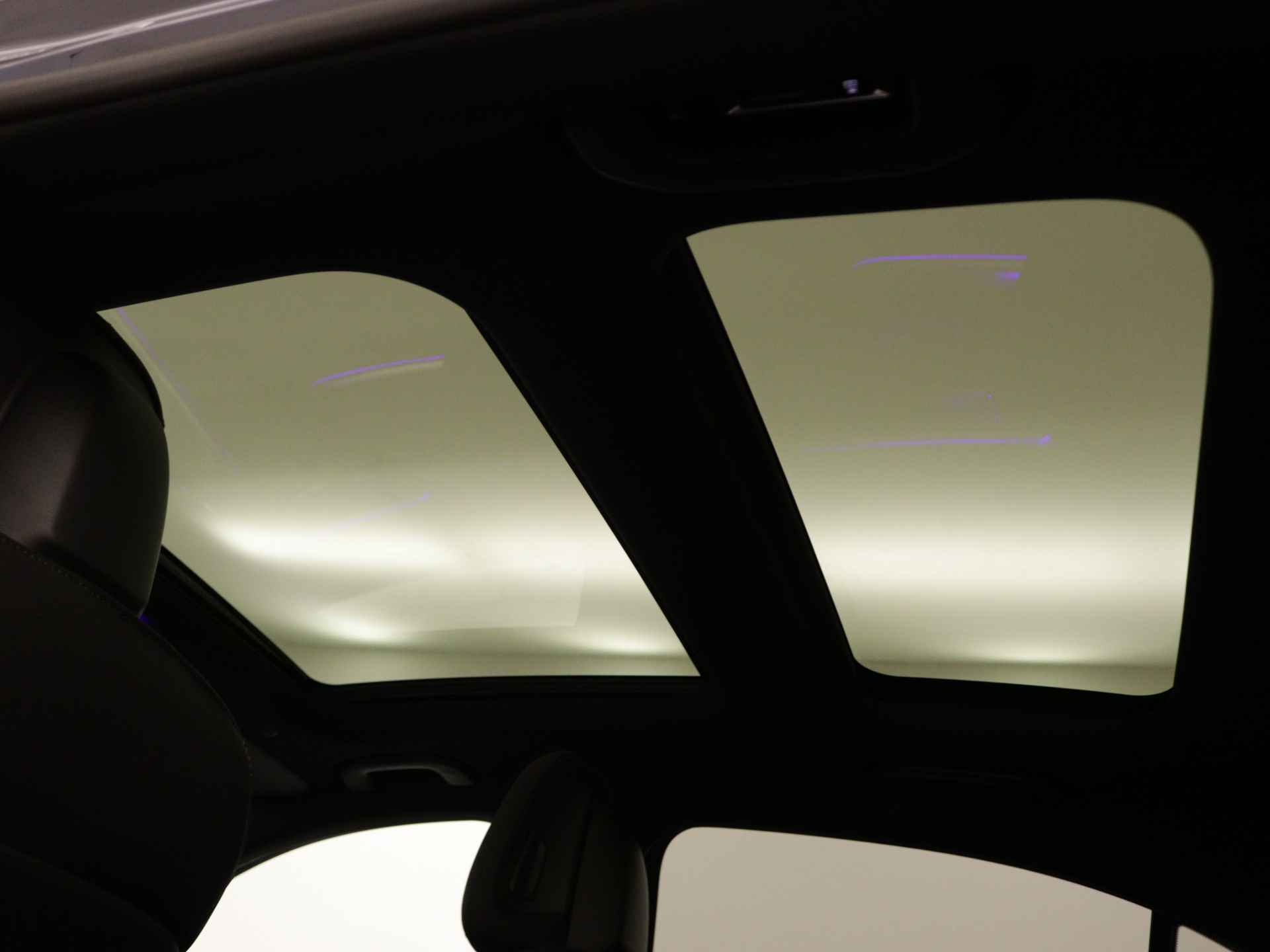 Mercedes-Benz C-Klasse 200 AMG Line | Nightpakket | Memorypakket | Parkeerpakket met 360°-camera | Head-up display | Premium sfeerverlichting | DIGITAL LIGHT | USB-pakket | Panoramaschuifdak | - 16/39