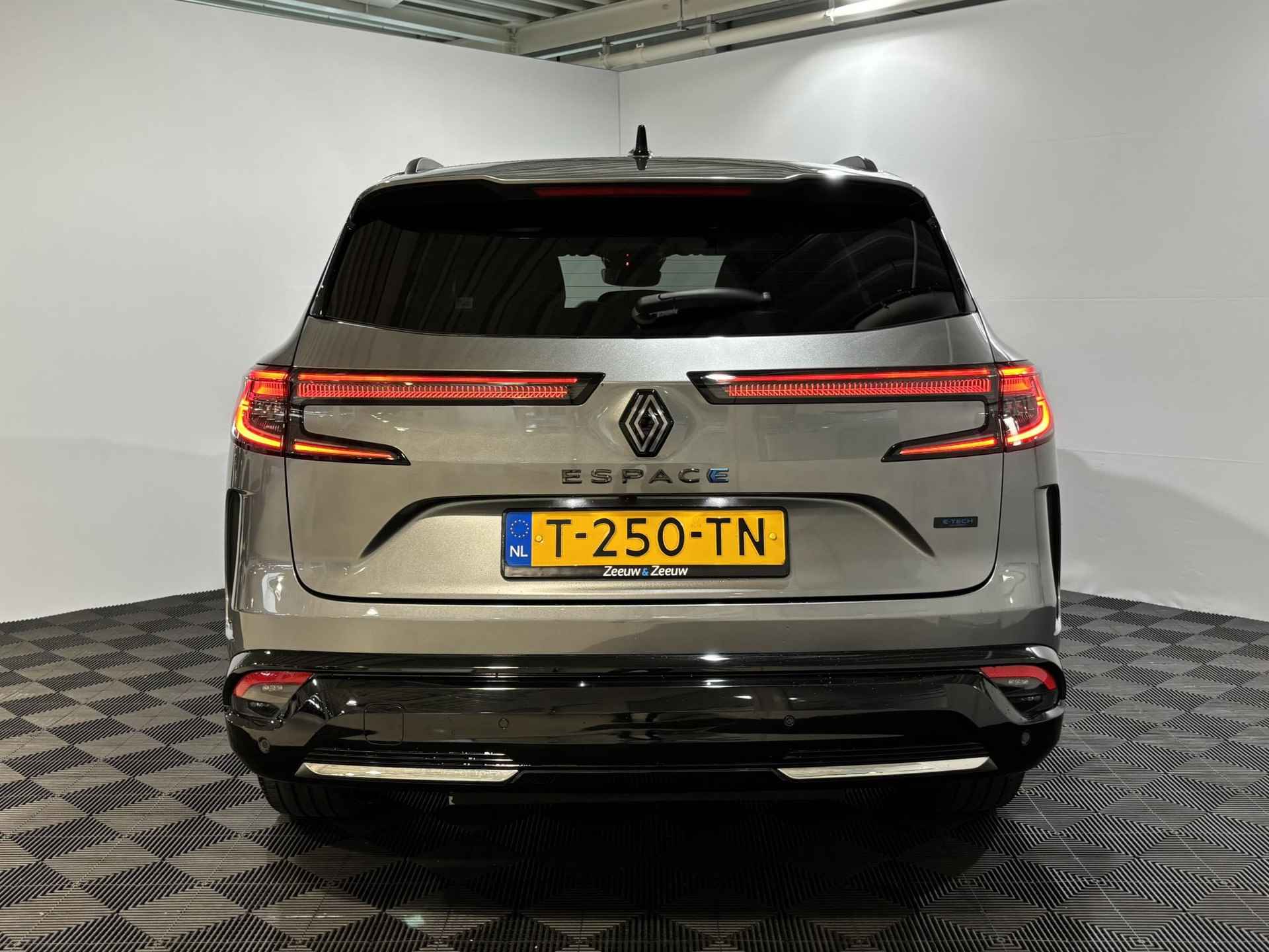 Renault Espace E-Tech Hybrid 200 Esprit Alpine 7p. Automaat | DEMO | Panorama Dak | Full LED | Elektrische Achterklep | Camera | Adaptive Cruise Control | Digital Cockpit | Lichtmetalen Velgen | - 8/38