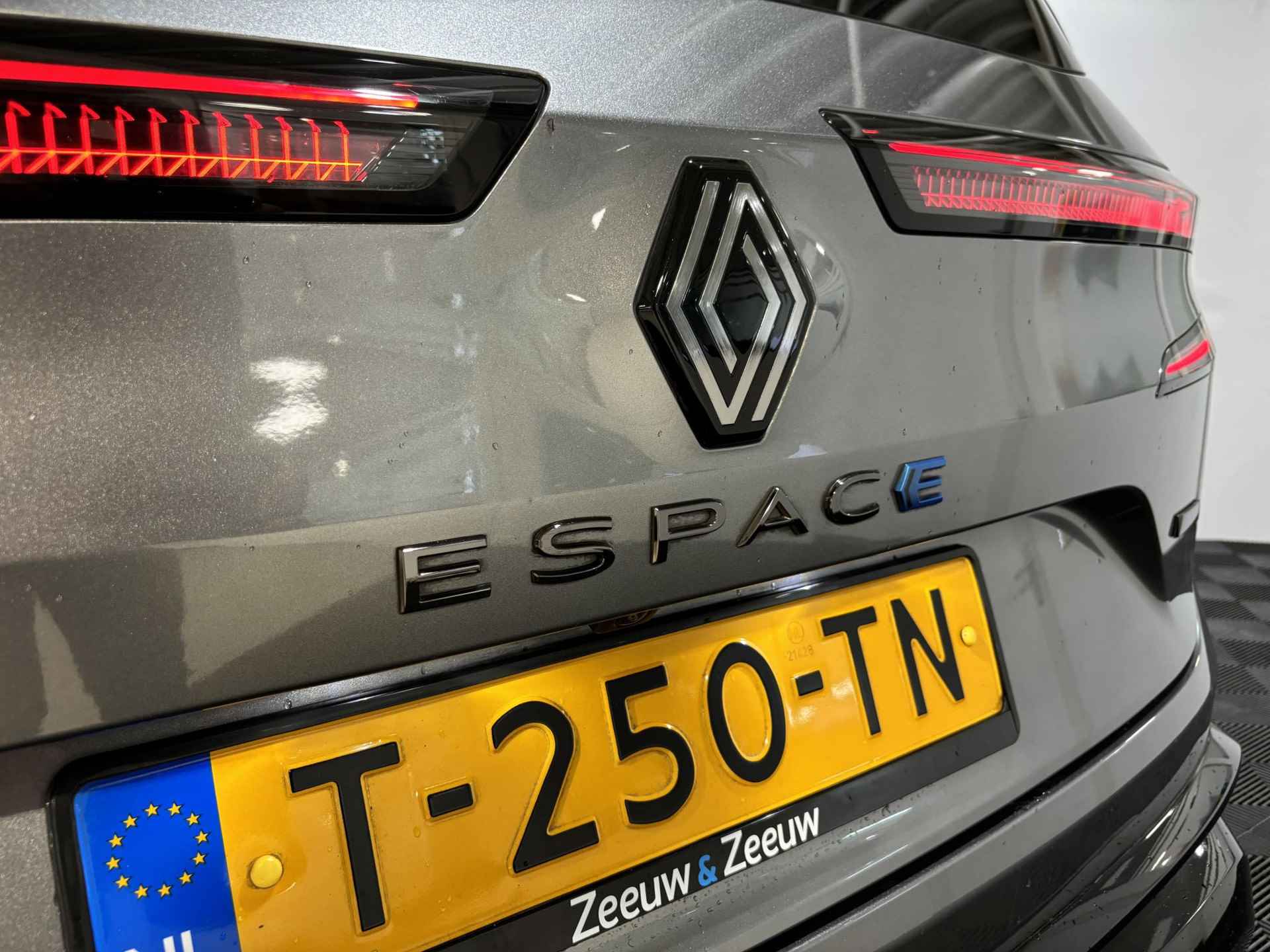 Renault Espace E-Tech Hybrid 200 Esprit Alpine 7p. Automaat | DEMO | Panorama Dak | Full LED | Elektrische Achterklep | Camera | Adaptive Cruise Control | Digital Cockpit | Lichtmetalen Velgen | - 10/38