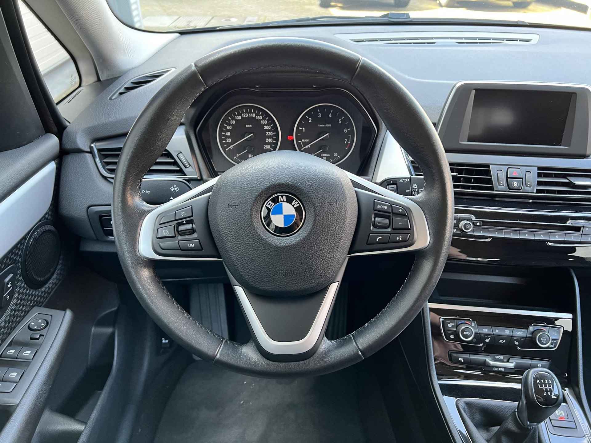 BMW 2-serie Active Tourer 218i Executive Parksens V+A, AppleCarplay, Stoelverwarming, Cruise Control, Climate Control, Keyless (MET GARANTIE*) - 12/35