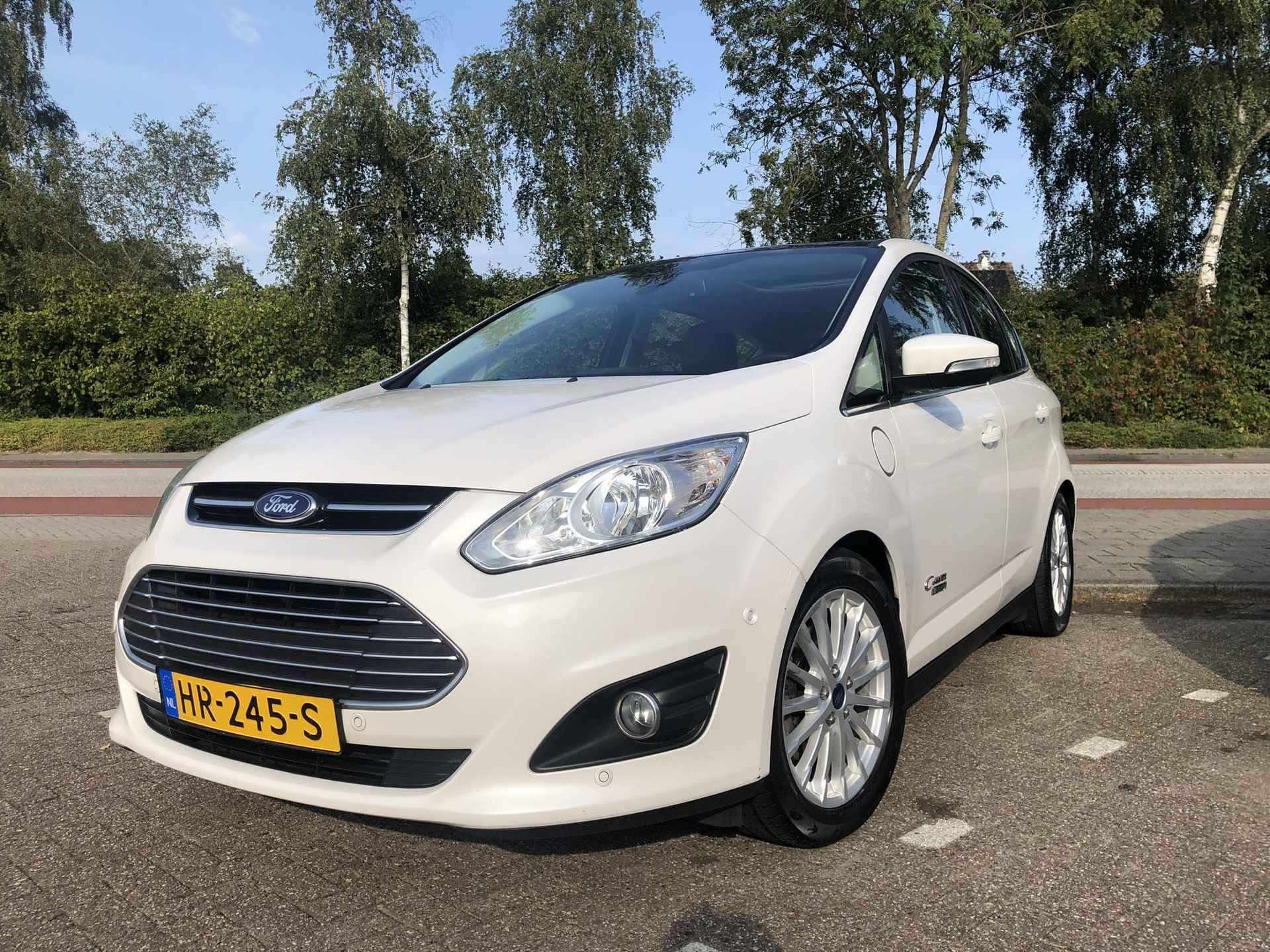 Ford C-Max 2.0 Plug-in Hybrid Titanium Plus 184pk Automaat | Panorama dak | Elektrische Achterklep | Achteruitrijcamera | Stoelverwarming - 2/30