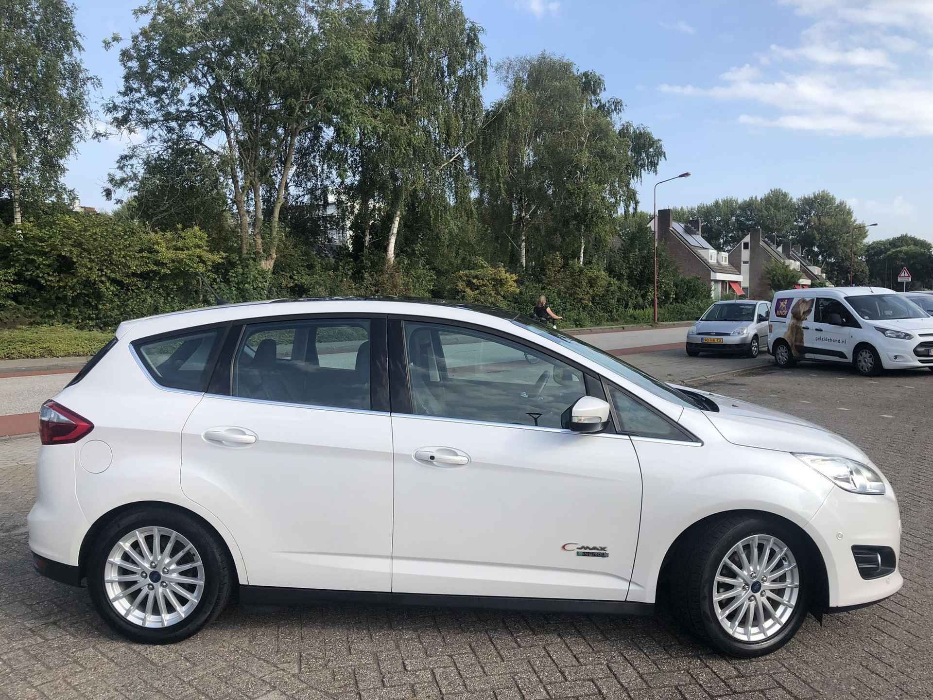 Ford C-Max 2.0 Plug-in Hybrid Titanium Plus 184pk Automaat | Panorama dak | Elektrische Achterklep | Achteruitrijcamera | Stoelverwarming - 3/30