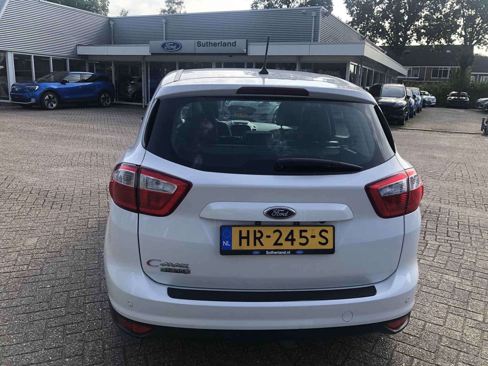 Ford C-Max 2.0 Plug-in Hybrid Titanium Plus 184pk Automaat | Panorama dak | Elektrische Achterklep | Achteruitrijcamera | Stoelverwarming - 4/30