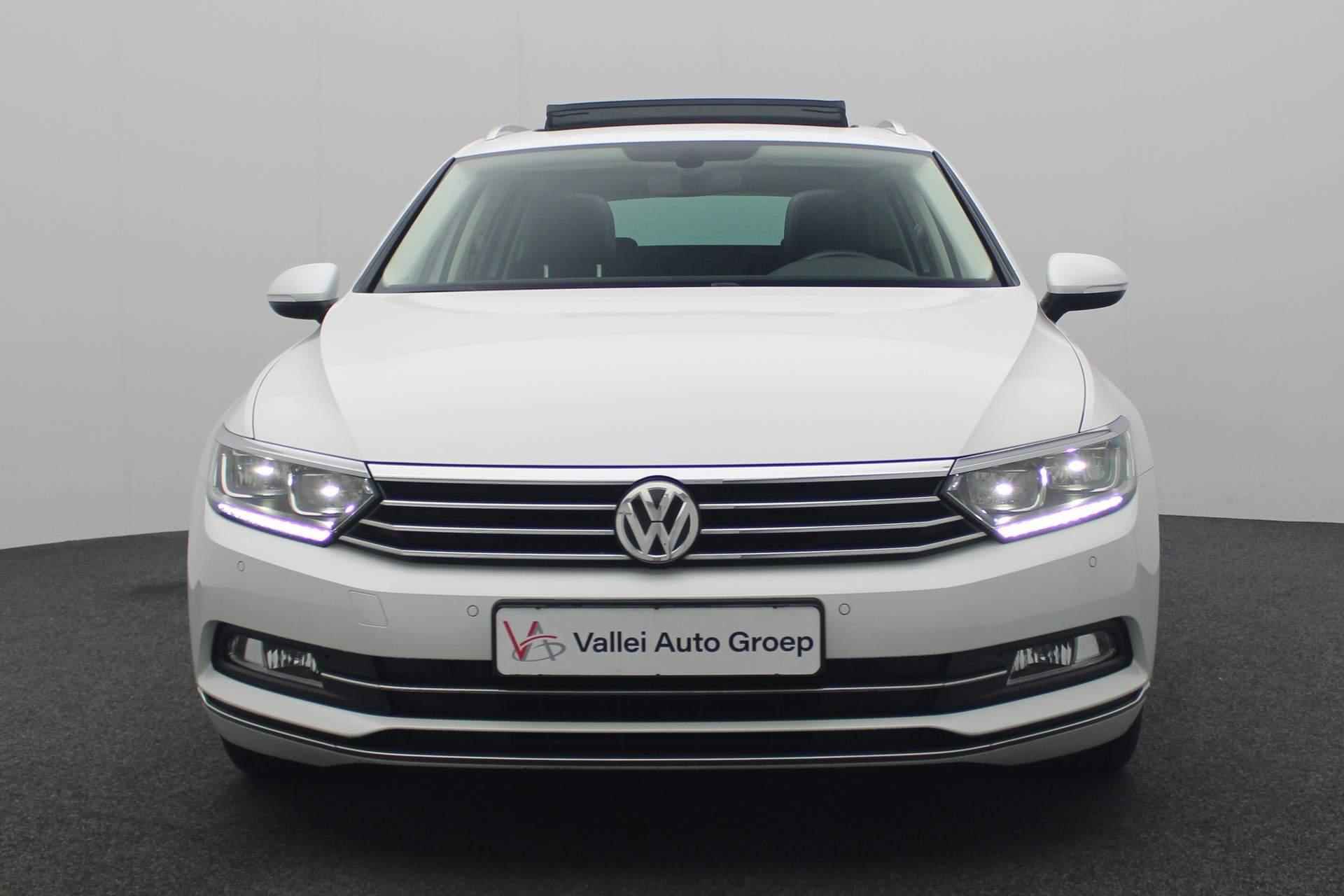 Volkswagen Passat Variant 1.4 TSI 150PK ACT Highline - Origineel NL | Pano | Navi | Leder/alcantara | ACC | Clima | 17 inch - 16/39