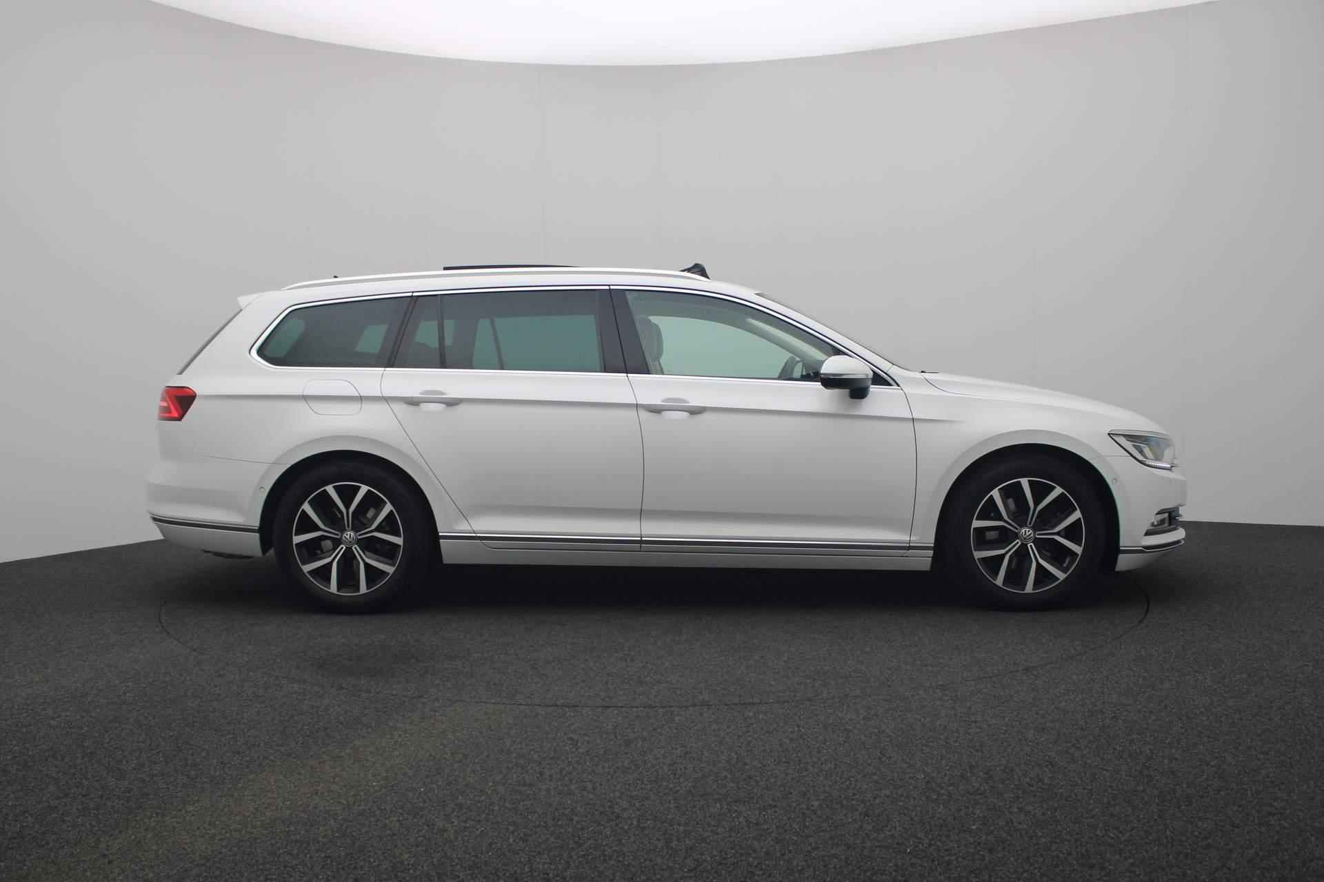 Volkswagen Passat Variant 1.4 TSI 150PK ACT Highline - Origineel NL | Pano | Navi | Leder/alcantara | ACC | Clima | 17 inch - 19/39