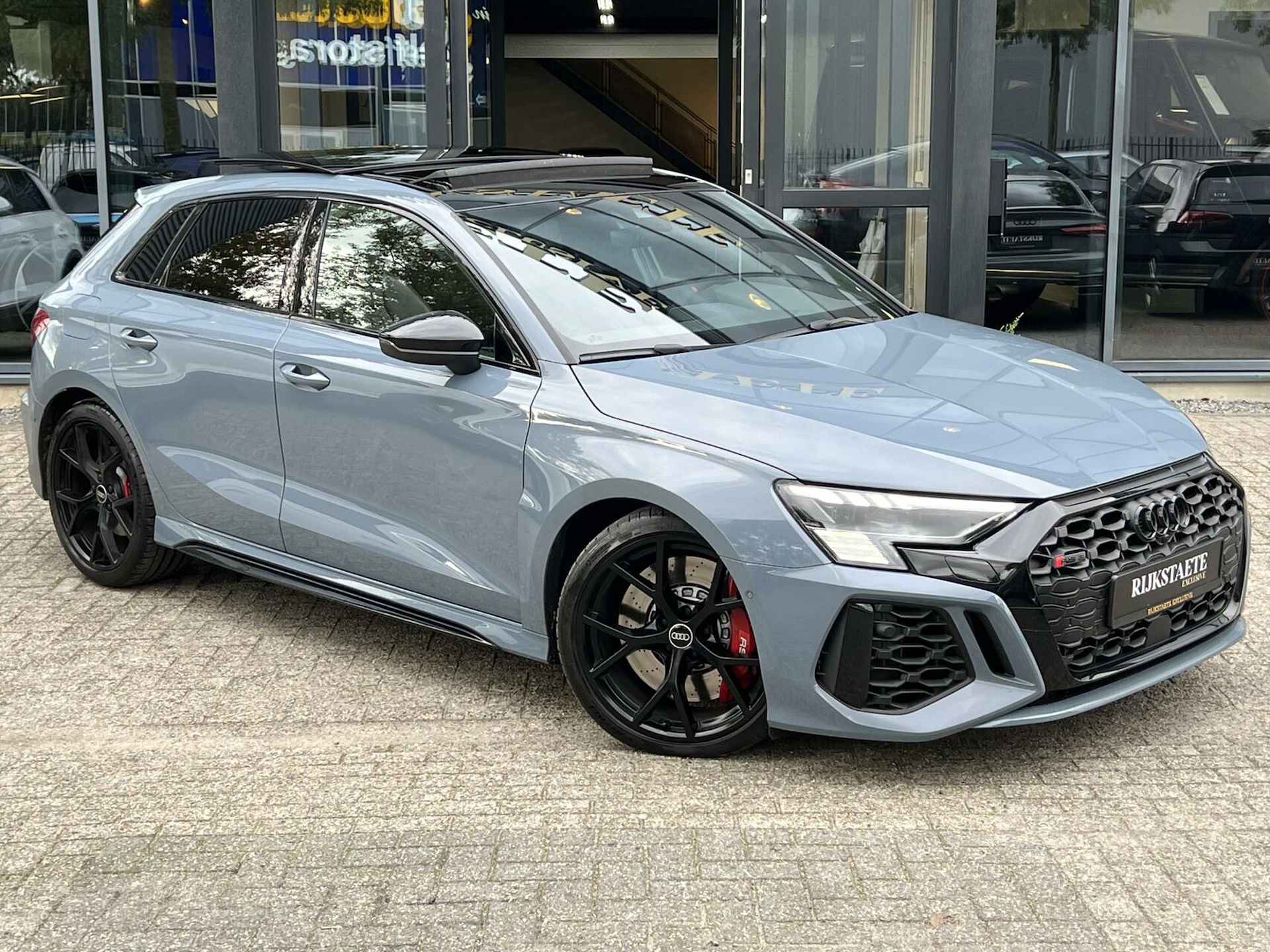 Audi RS3 2.5 TFSI Quattro|PANO|B&O|ACC|19''|ALCANTARA|CAMERA - 3/36