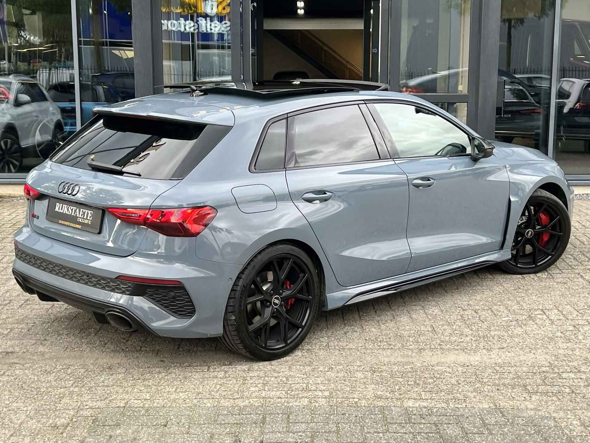 Audi RS3 2.5 TFSI Quattro|PANO|B&O|ACC|19''|ALCANTARA|CAMERA - 8/36