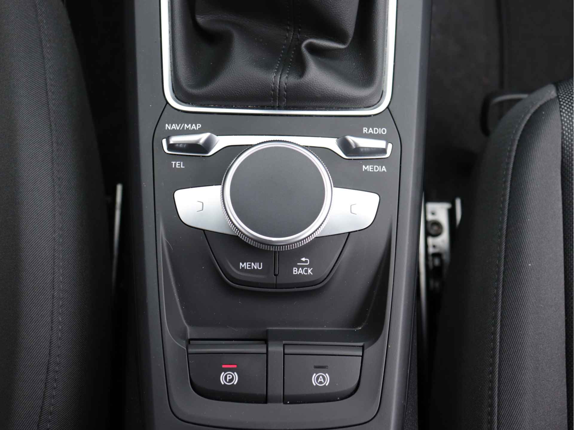 Audi Q2 30 TFSI Advanced edition 110pk | Stoelverwarming | Camera | Adaptive Cruise | Smartphone interface | - 35/37