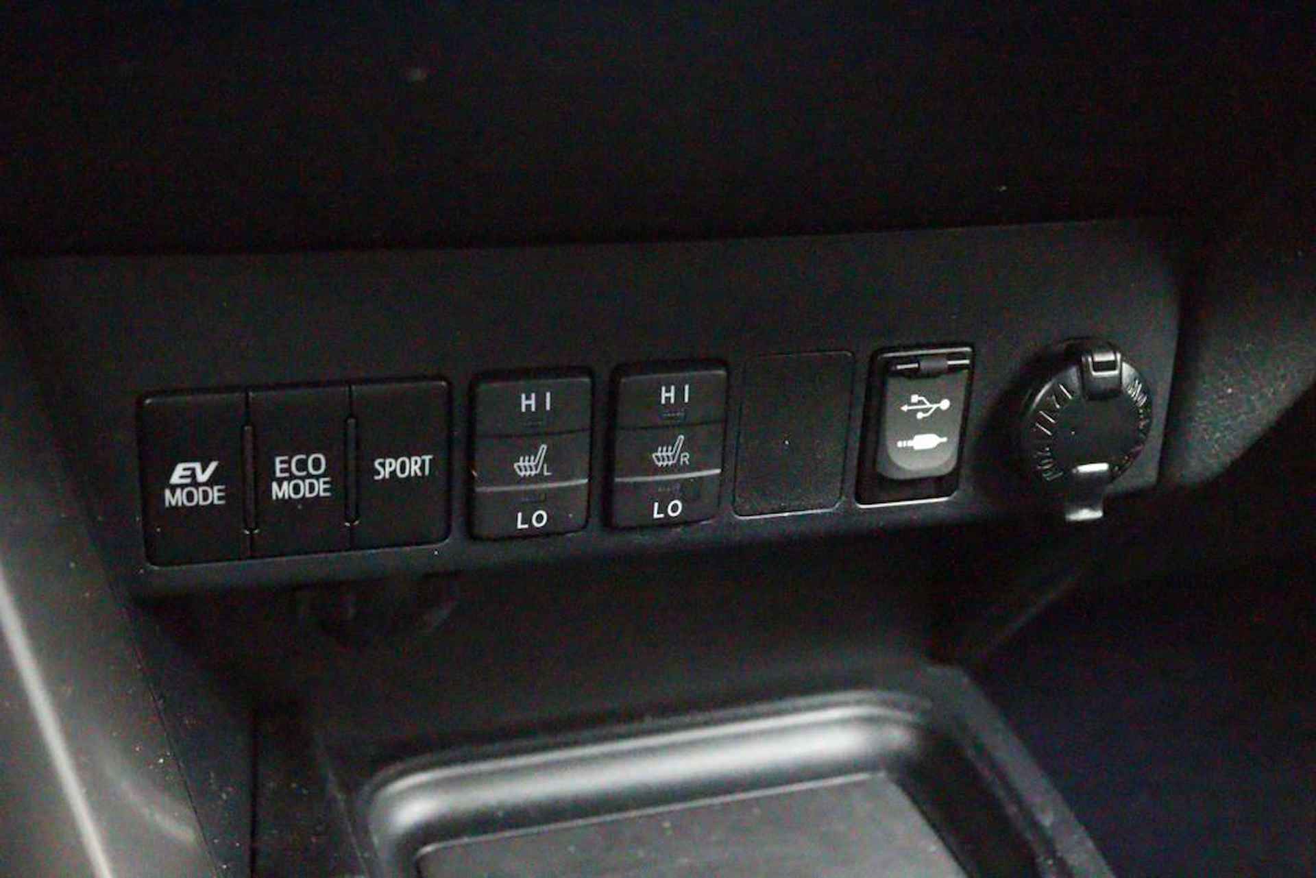 Toyota RAV4 2.5 Hybrid Executive | Origineel NL | Trekhaak | Memory Seats | Lederen Bekleding | Navigatie | Stoelverwarming | Parkeersensoren Rondom | - 27/60