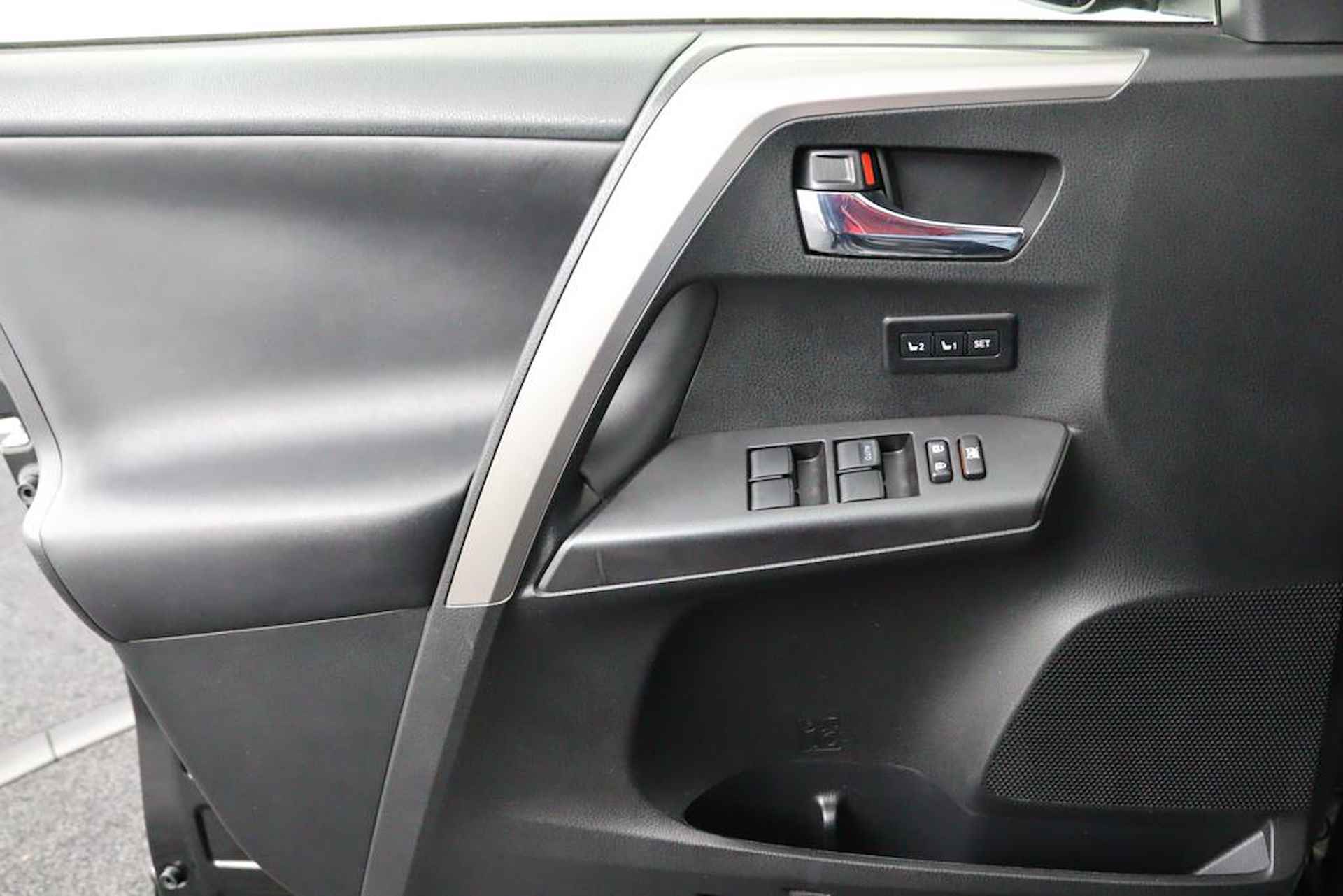Toyota RAV4 2.5 Hybrid Executive | Origineel NL | Trekhaak | Memory Seats | Lederen Bekleding | Navigatie | Stoelverwarming | Parkeersensoren Rondom | - 28/60