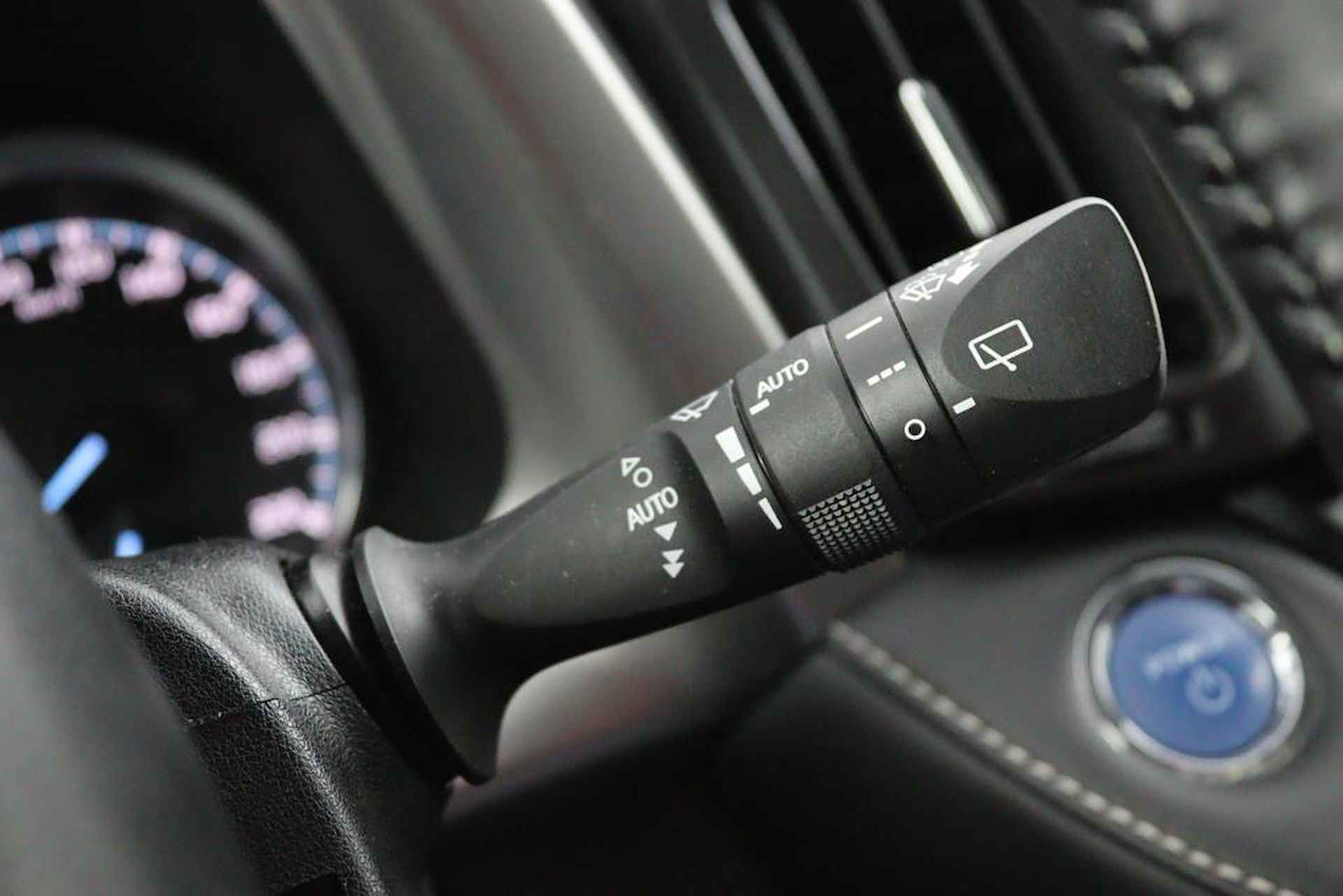 Toyota RAV4 2.5 Hybrid Executive | Origineel NL | Trekhaak | Memory Seats | Lederen Bekleding | Navigatie | Stoelverwarming | Parkeersensoren Rondom | - 39/60