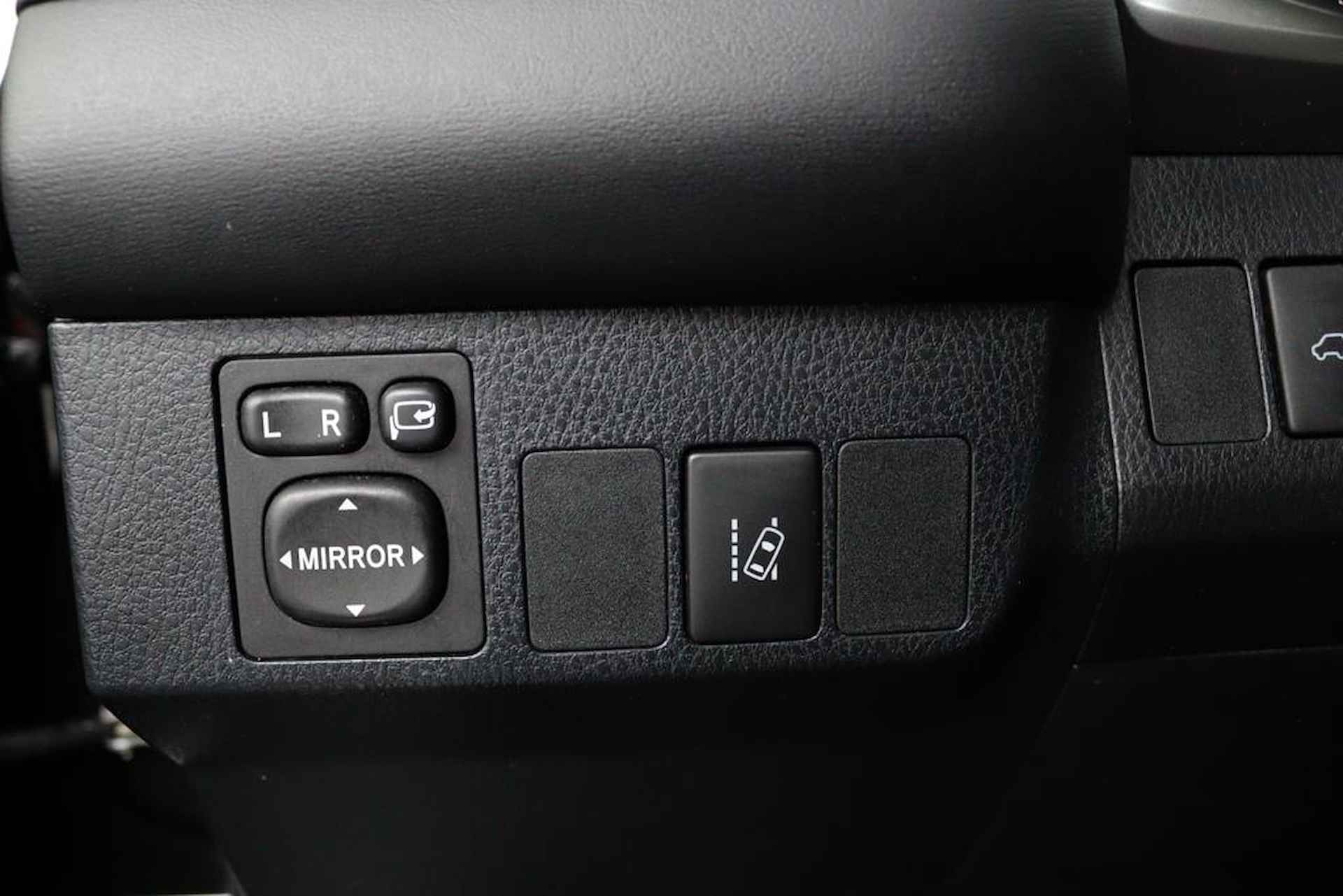 Toyota RAV4 2.5 Hybrid Executive | Origineel NL | Trekhaak | Memory Seats | Lederen Bekleding | Navigatie | Stoelverwarming | Parkeersensoren Rondom | - 41/60