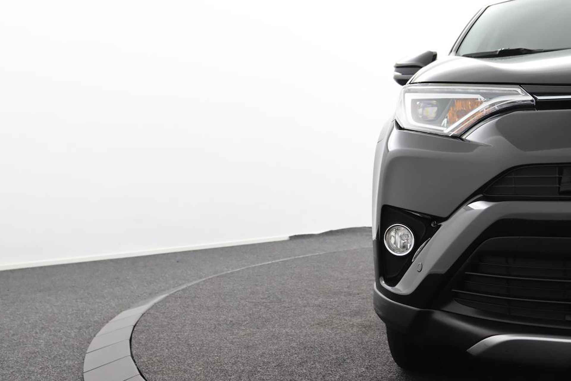 Toyota RAV4 2.5 Hybrid Executive | Origineel NL | Trekhaak | Memory Seats | Lederen Bekleding | Navigatie | Stoelverwarming | Parkeersensoren Rondom | - 53/60